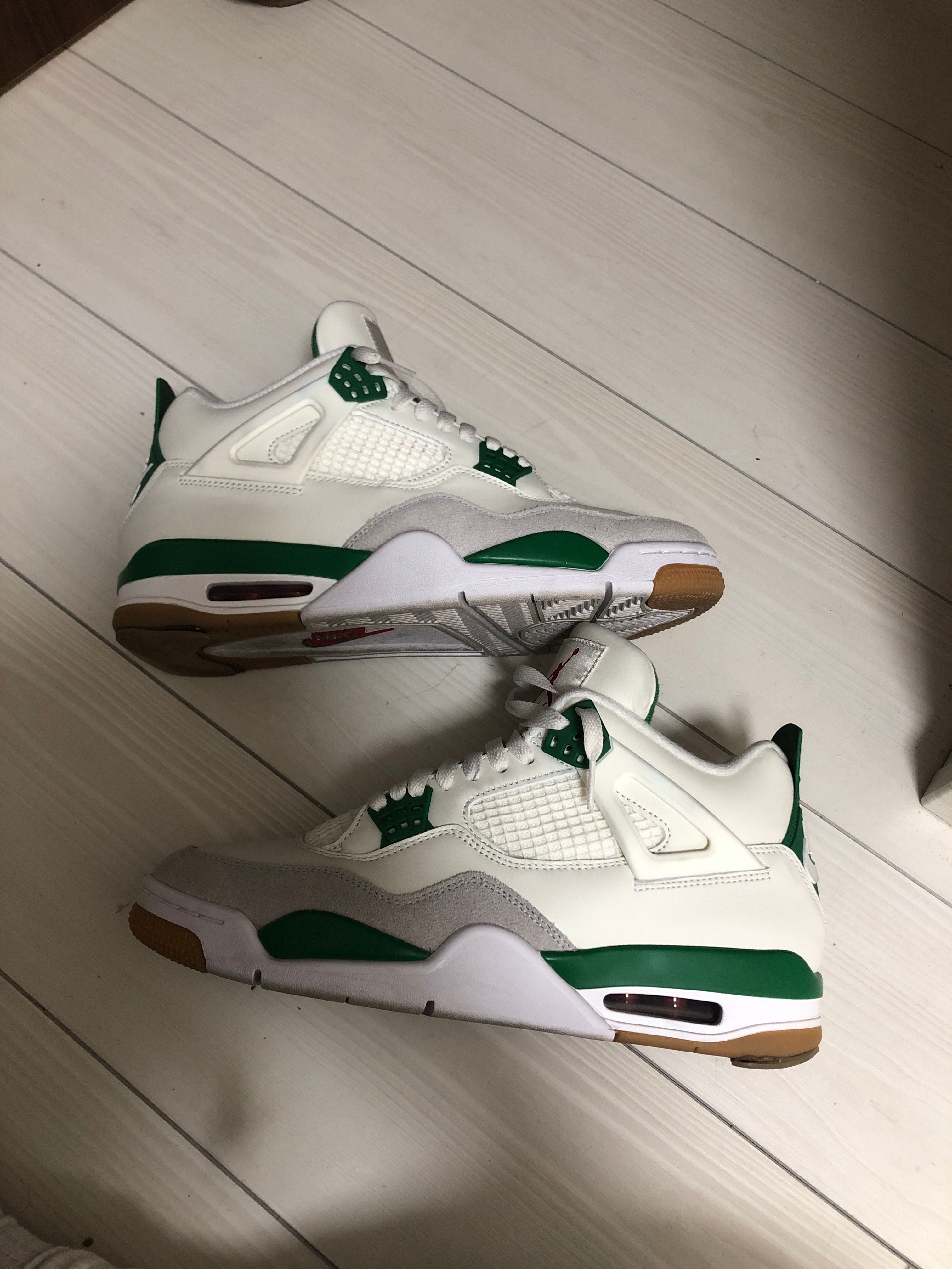 Nike SB × Air Jordan 4 Retro SP "Pine Green"