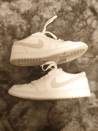 Nike Air Jordan 1 Low OG "Neutral Grey"