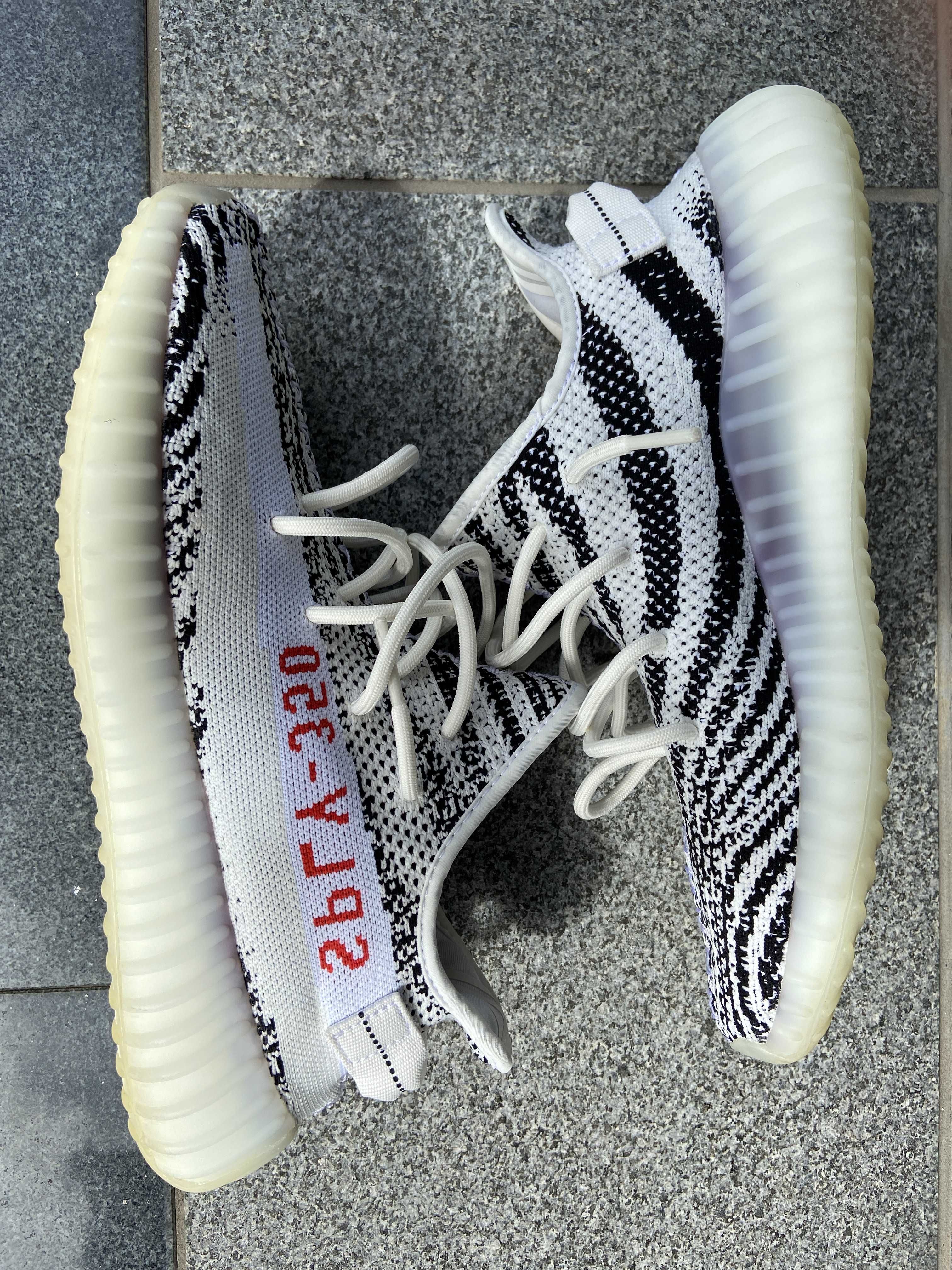 adidas YEEZY Boost 350 V2 "Zebra"