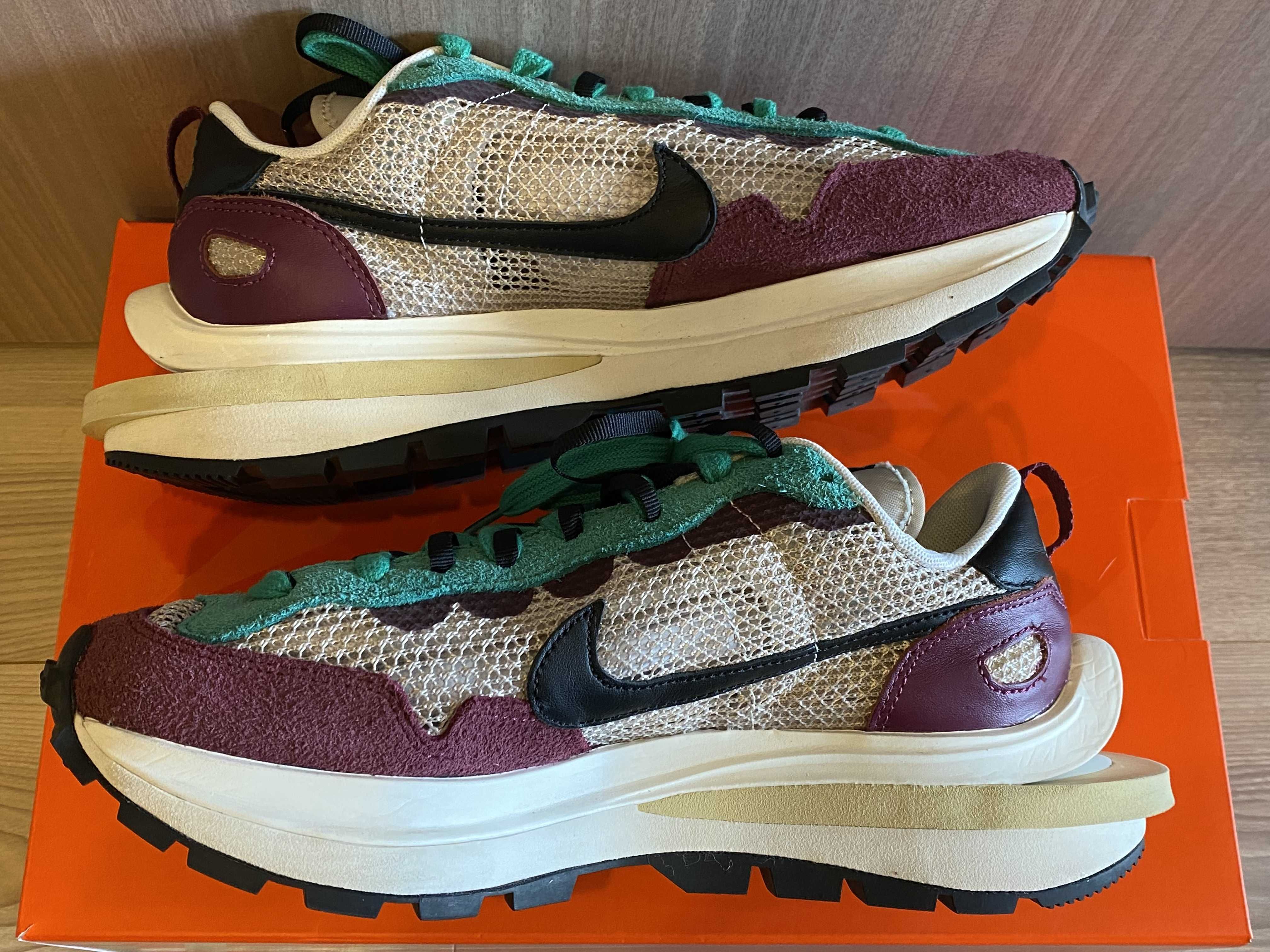 sacai × Nike Vapor Waffle "String/Red/Green"