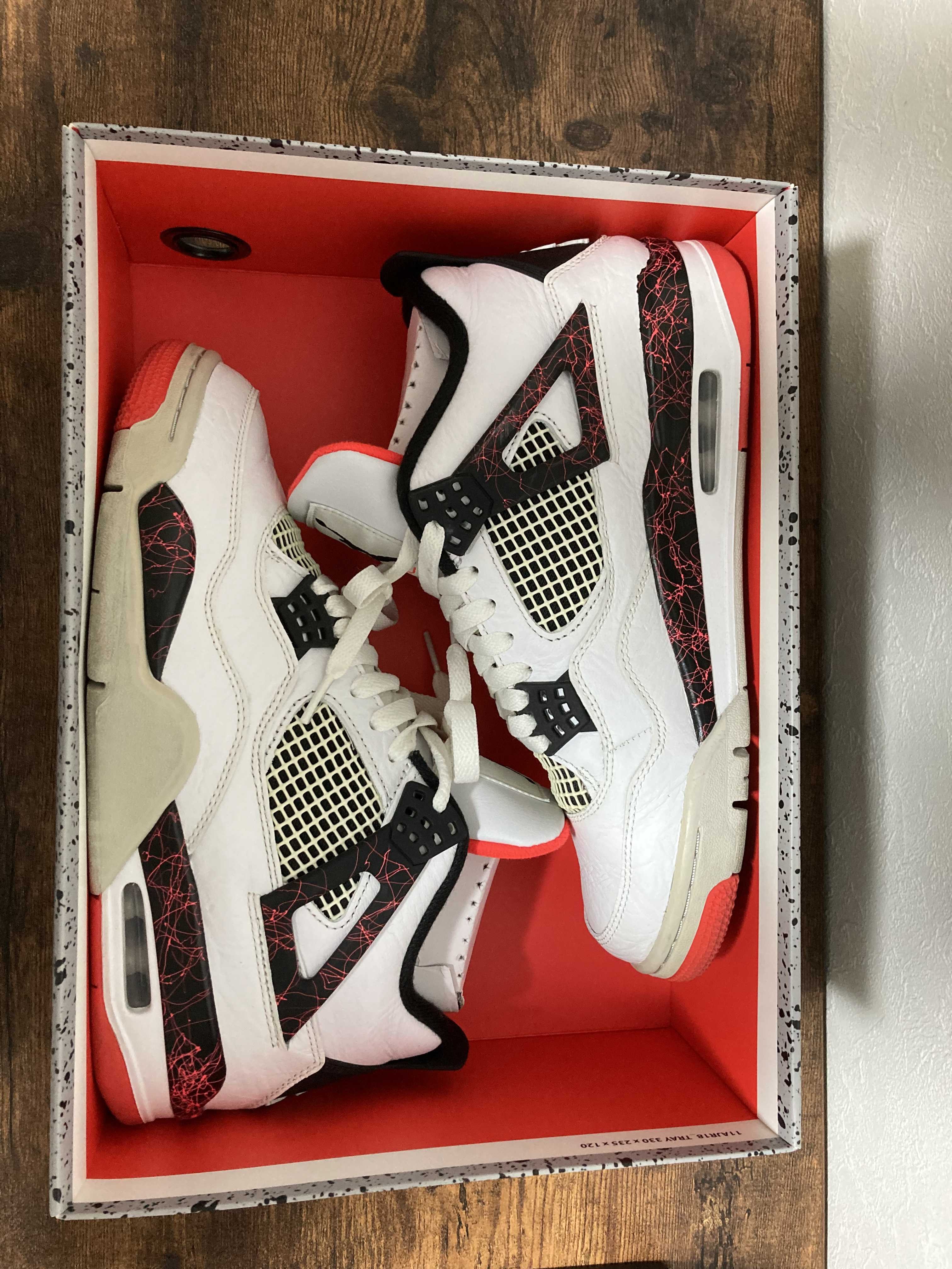Nike Air Jordan 4 Retro "Flight Nostalgia"