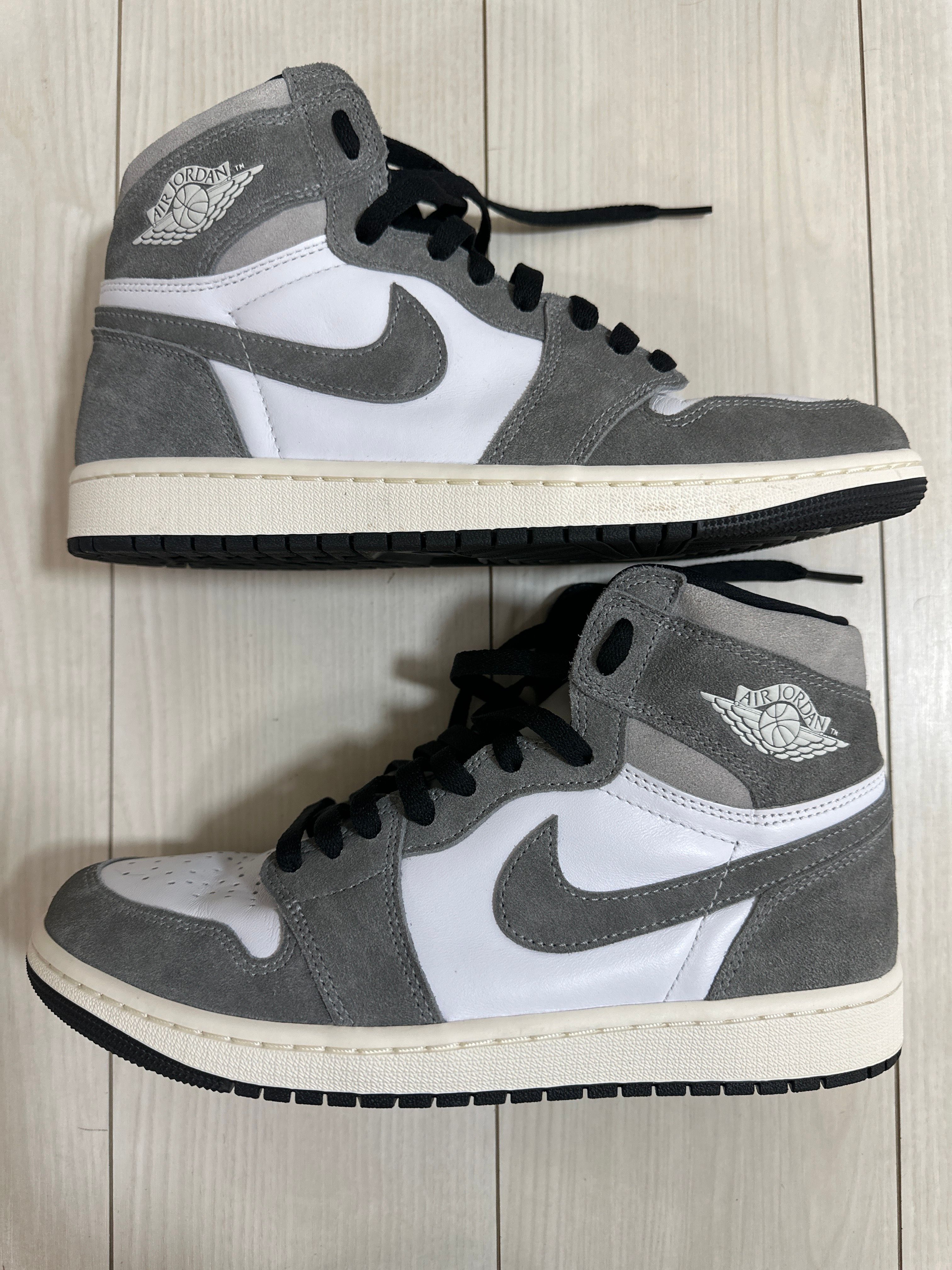Nike Air Jordan 1 Retro High OG "Black and Smoke Grey"
