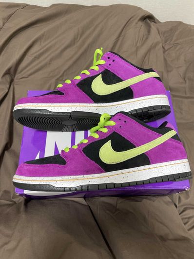 Nike SB Dunk Low "Red Plum"