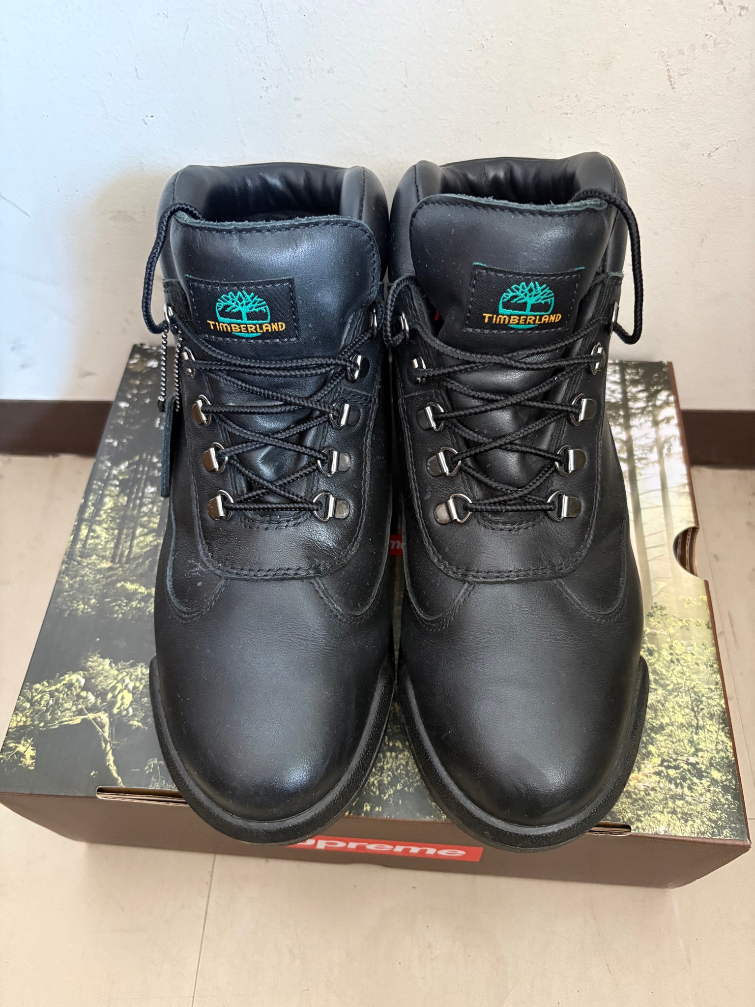Supreme × Timberland Field Boot "Black"