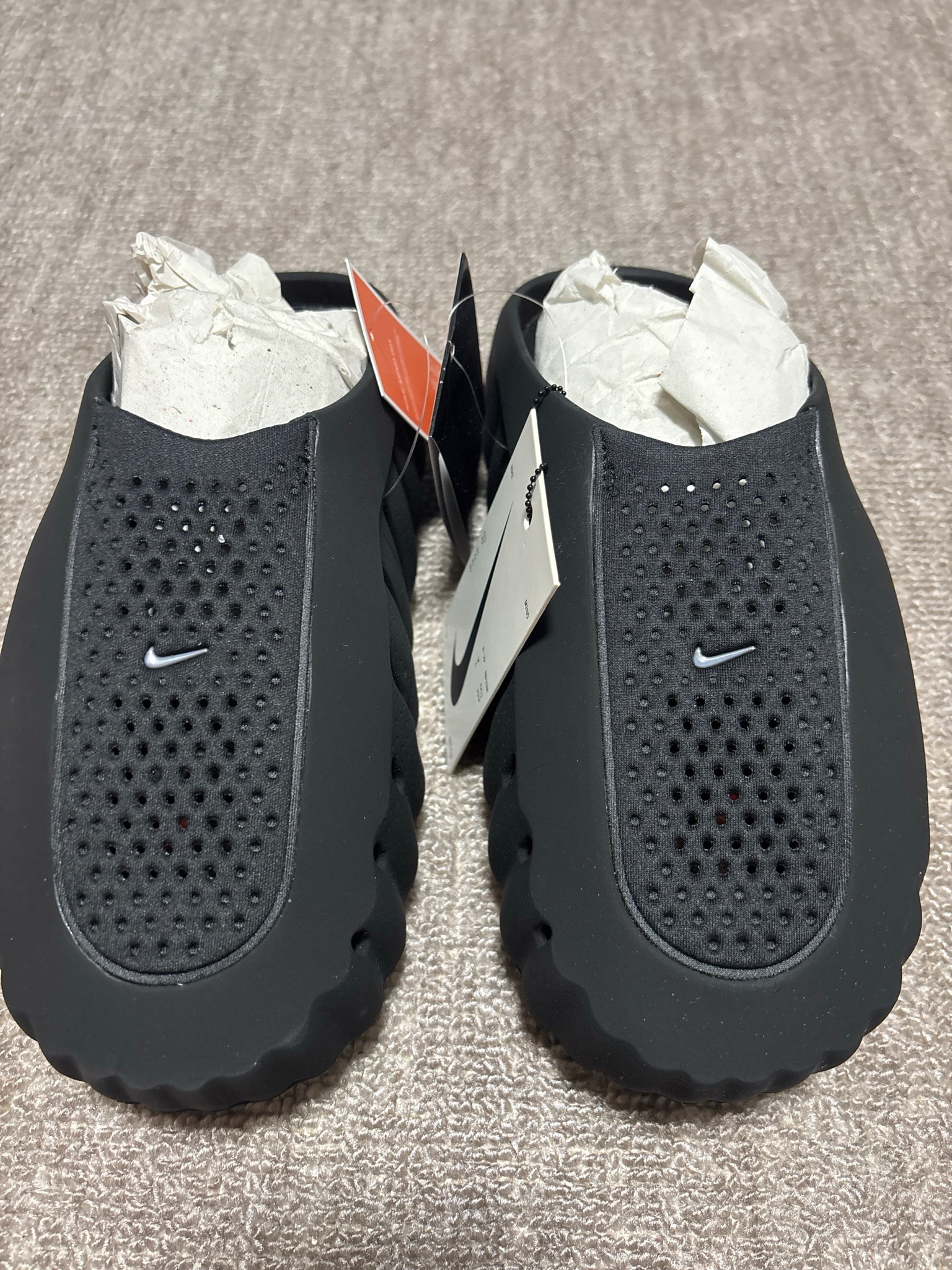 Nike Mind 001 Mules "Black/Hyper Crimson"