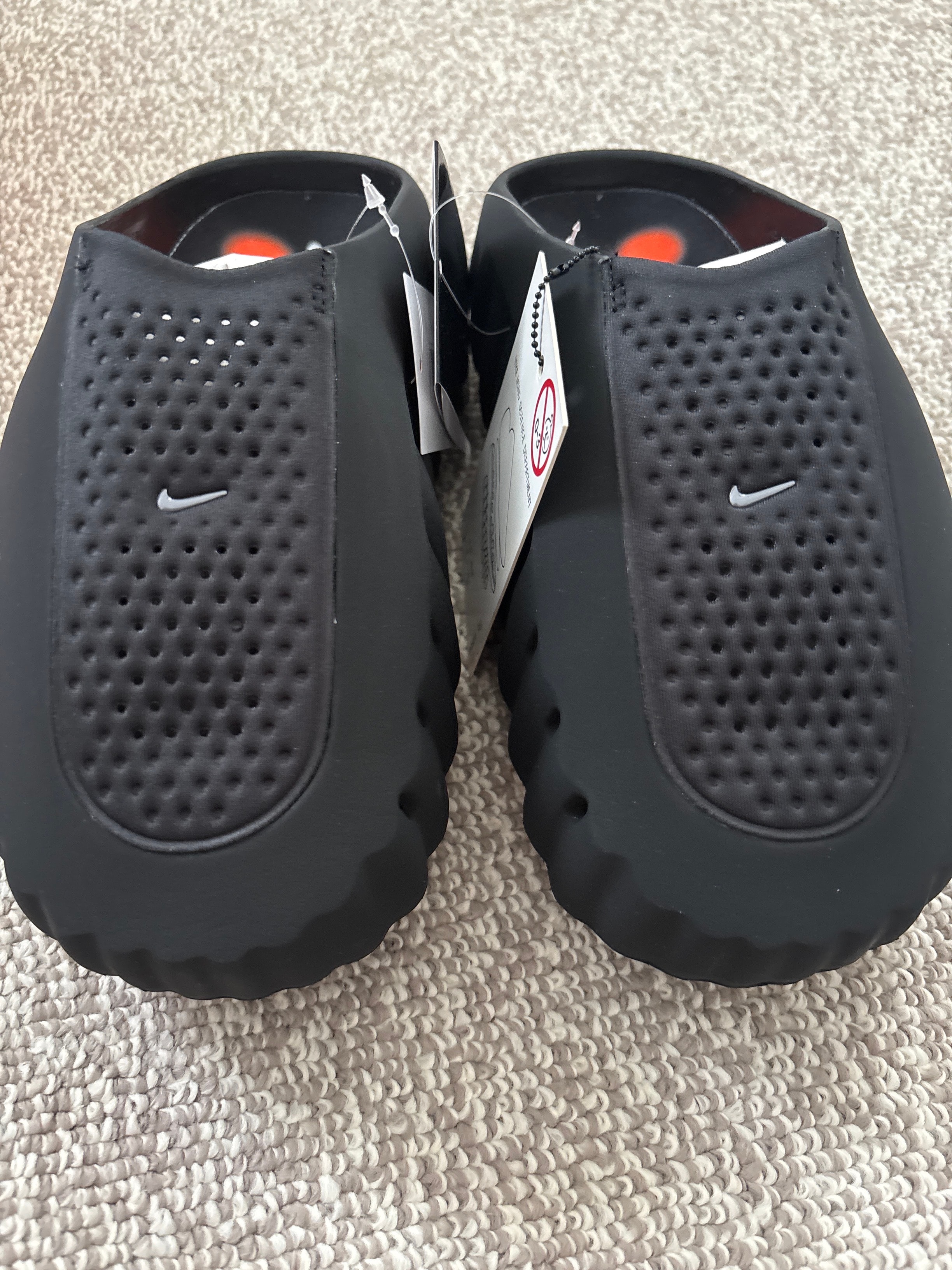 Nike Mind 001 Mules "Black/Hyper Crimson"