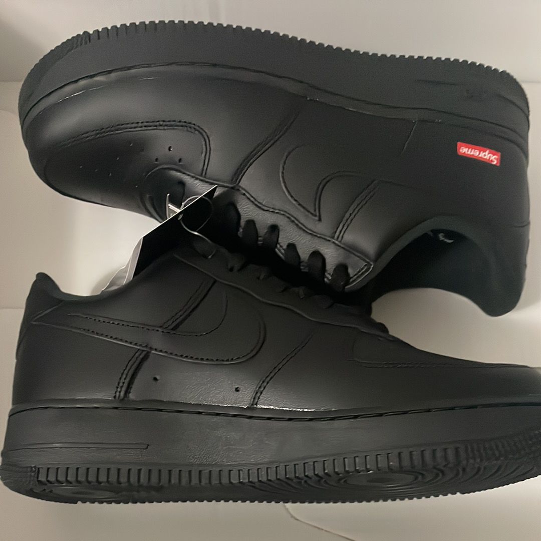 Supreme × Nike Air Force 1 Low "Black"