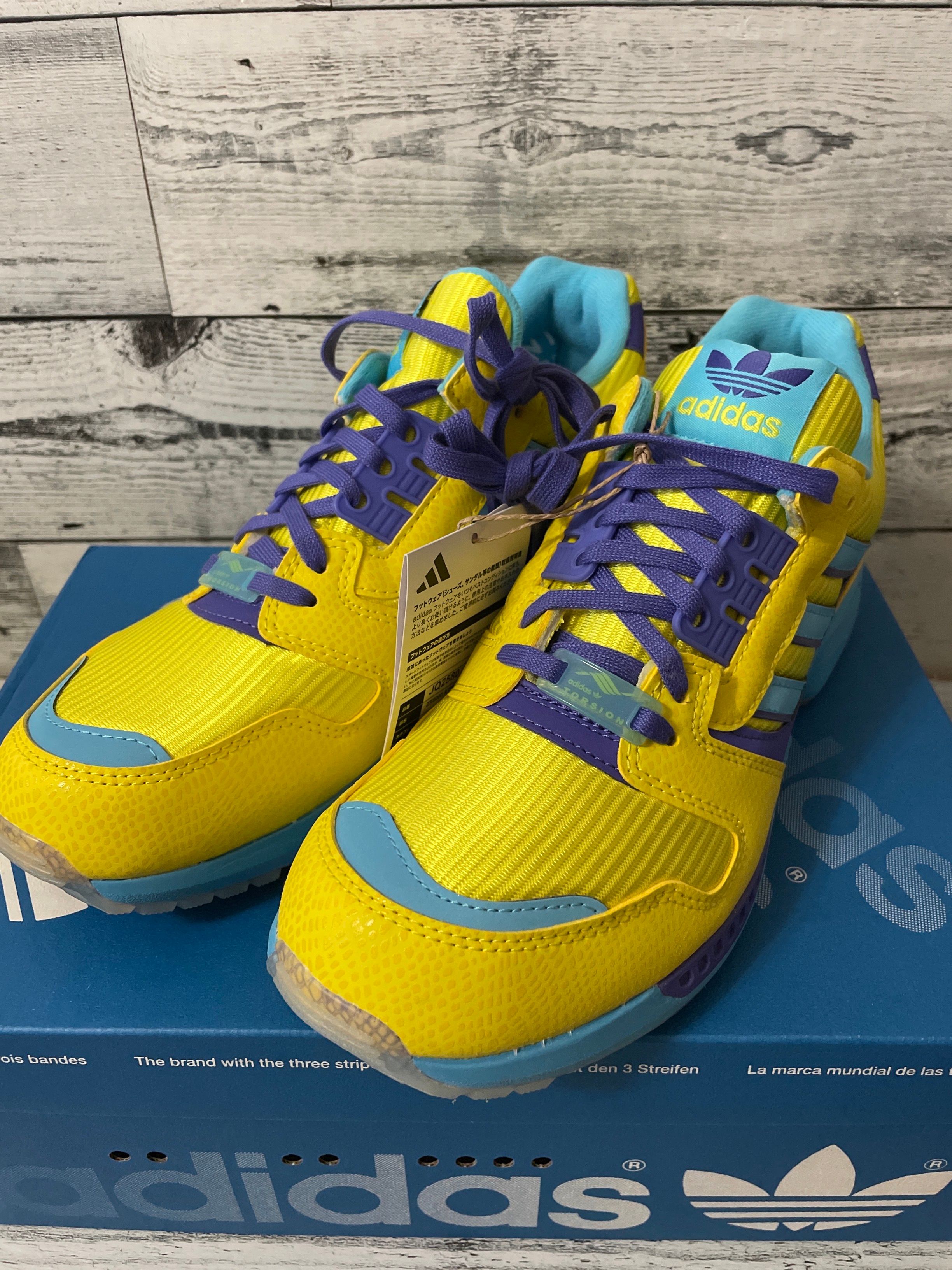 atmos × adidas ZX 8000 "Ura"
