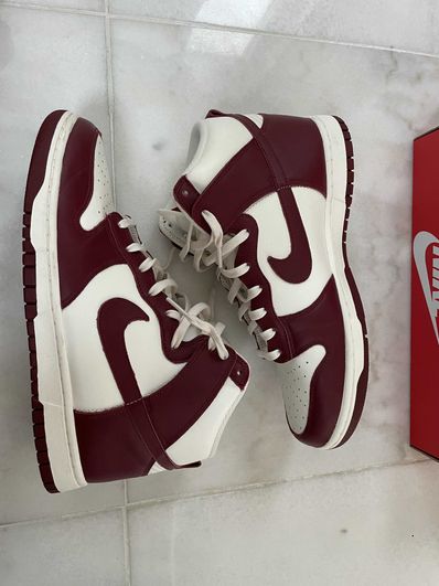 NIKE Women's DUNK HIGH "TEAM RED"