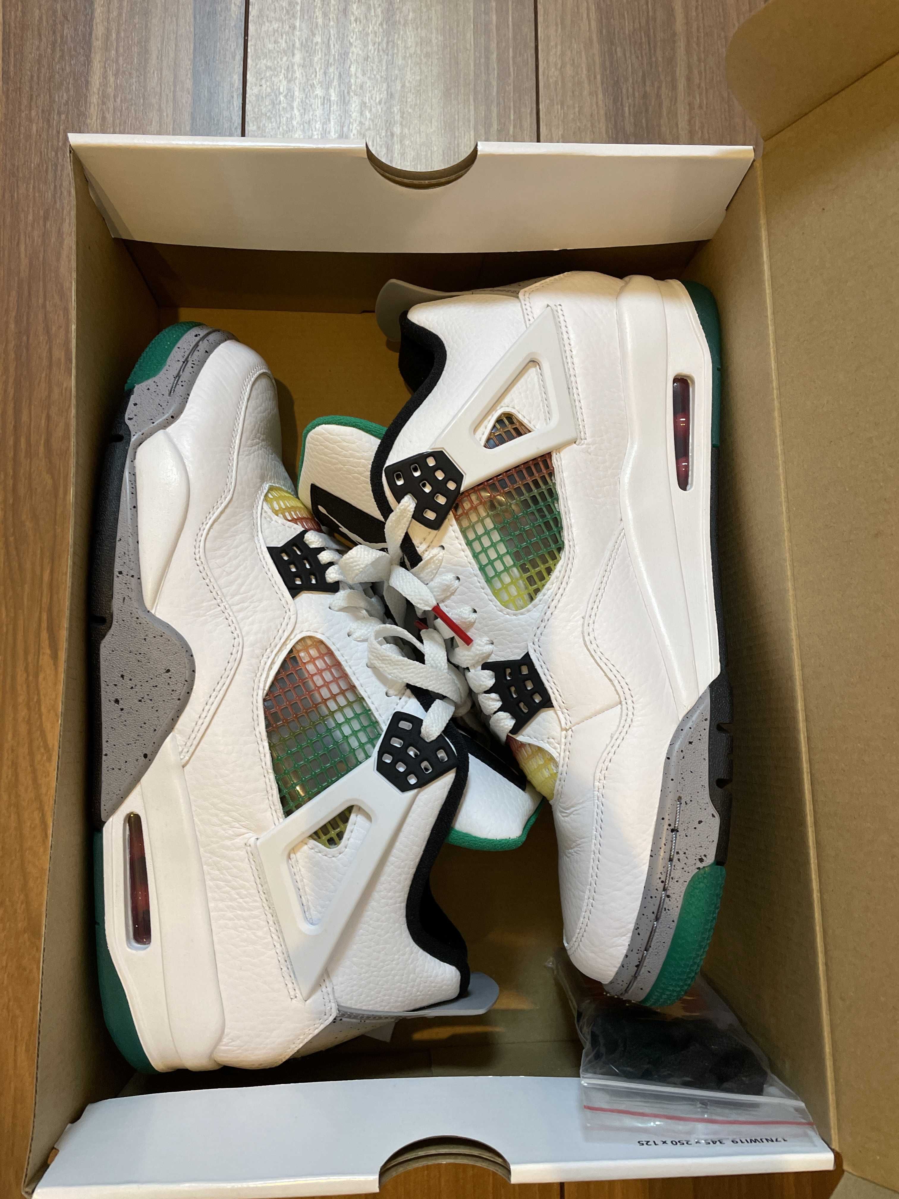 NIKE Women's AIR JORDAN 4 "LUCID GREEN"