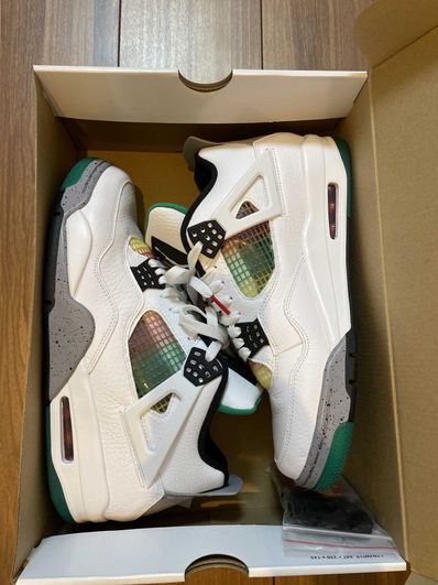 NIKE Women's AIR JORDAN 4 "LUCID GREEN"