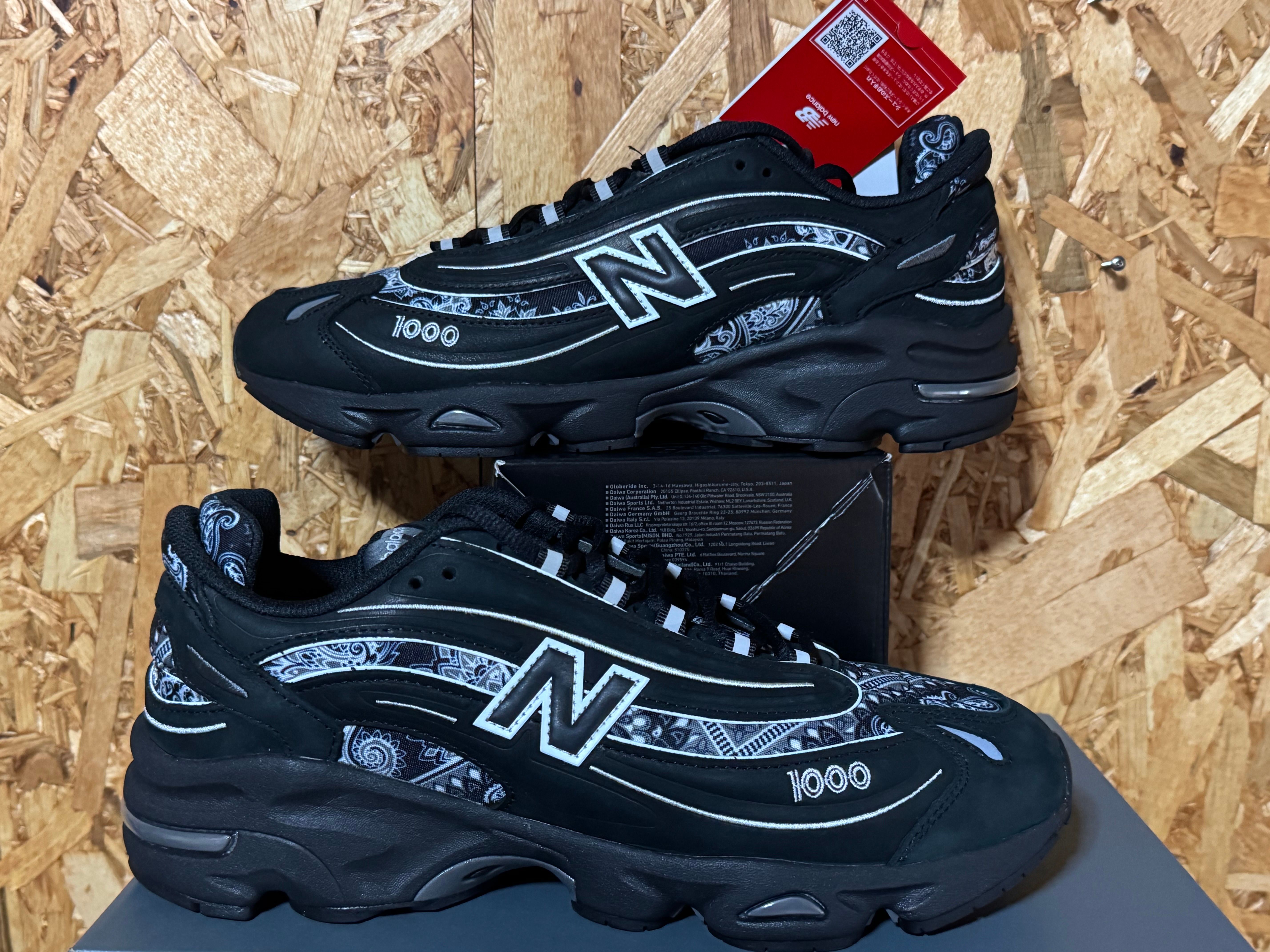 atmos × New Balance 1000 "bāṅdhnū/Black Paisley"