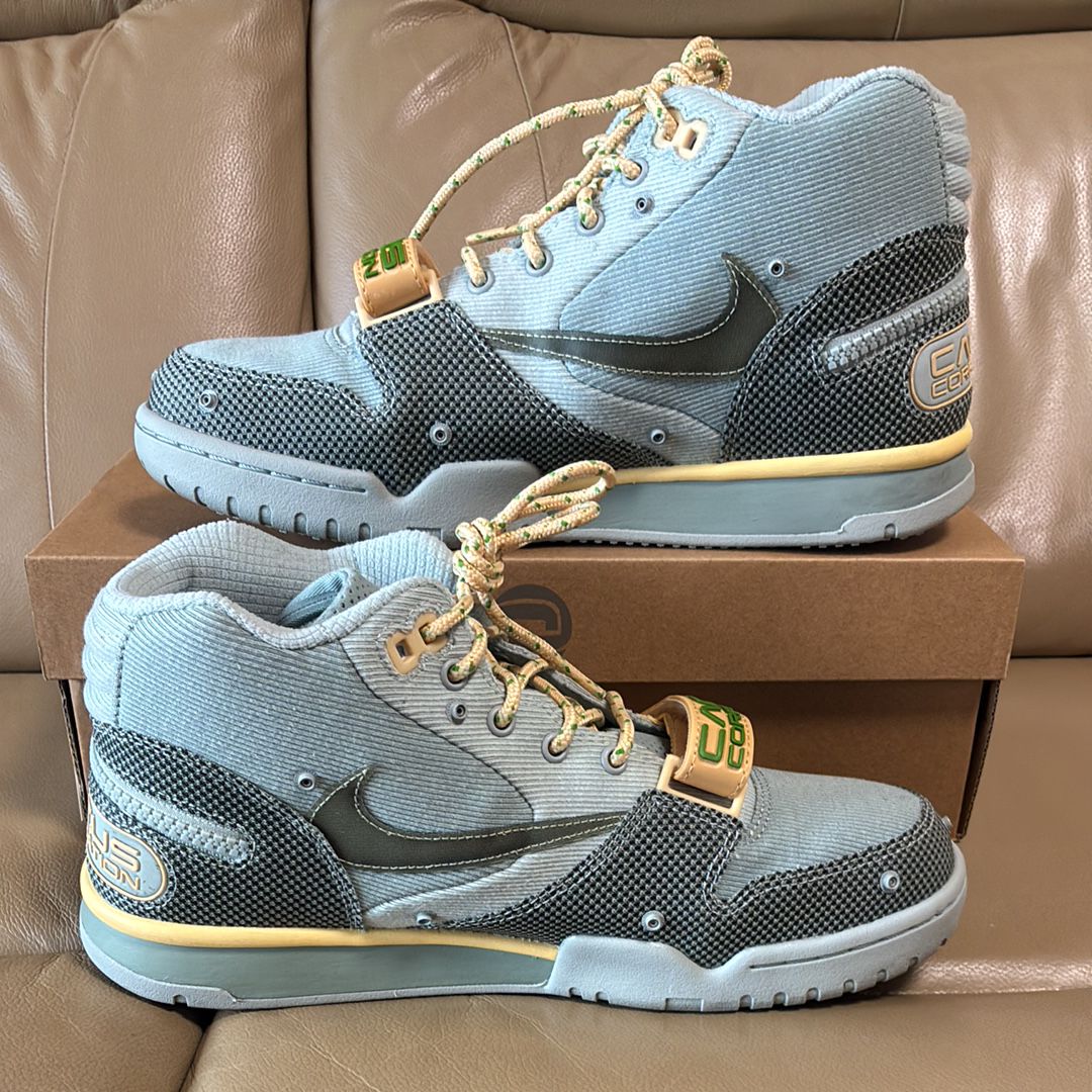 Travis Scott × Nike Air Trainer 1 SP "Grey Haze and Dusty Sage"