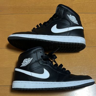 NIKE AIR JORDAN 1 RETRO MID OBSIDIAN WHITE