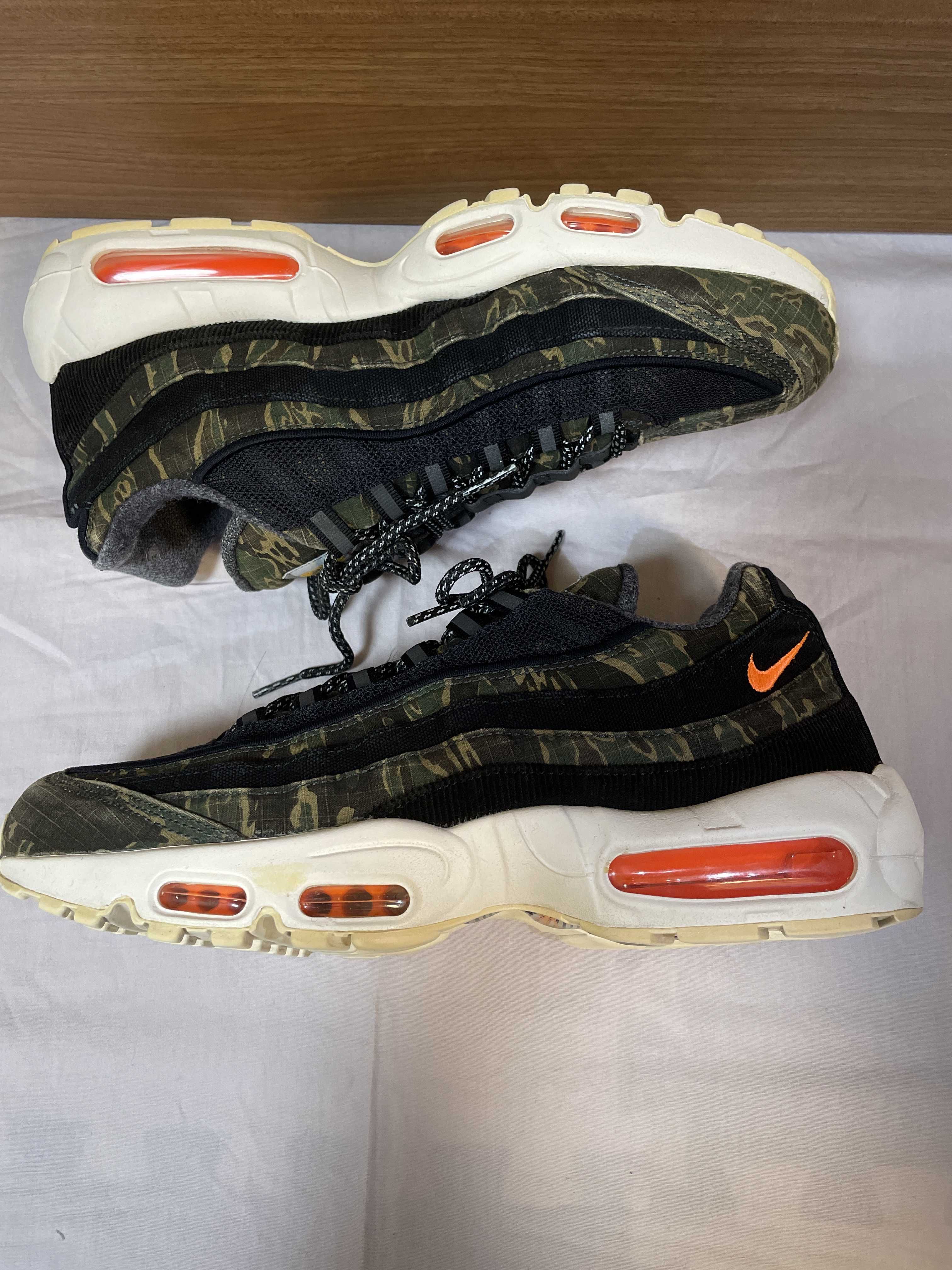 Carharte WIP × Nike Air Max 95 "Black/Sail/Total Orange"
