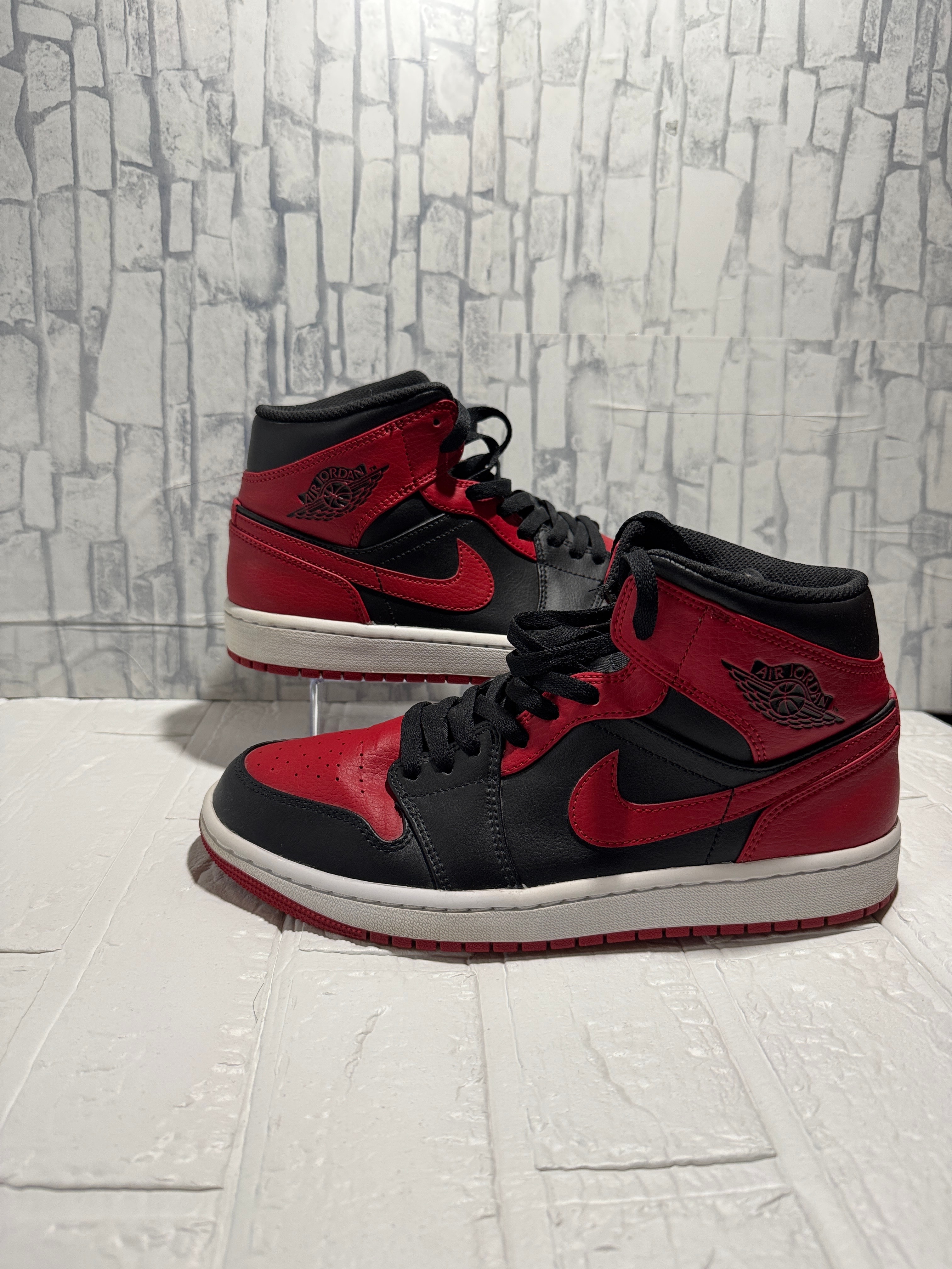 Nike Air Jordan 1 Mid "Bred"