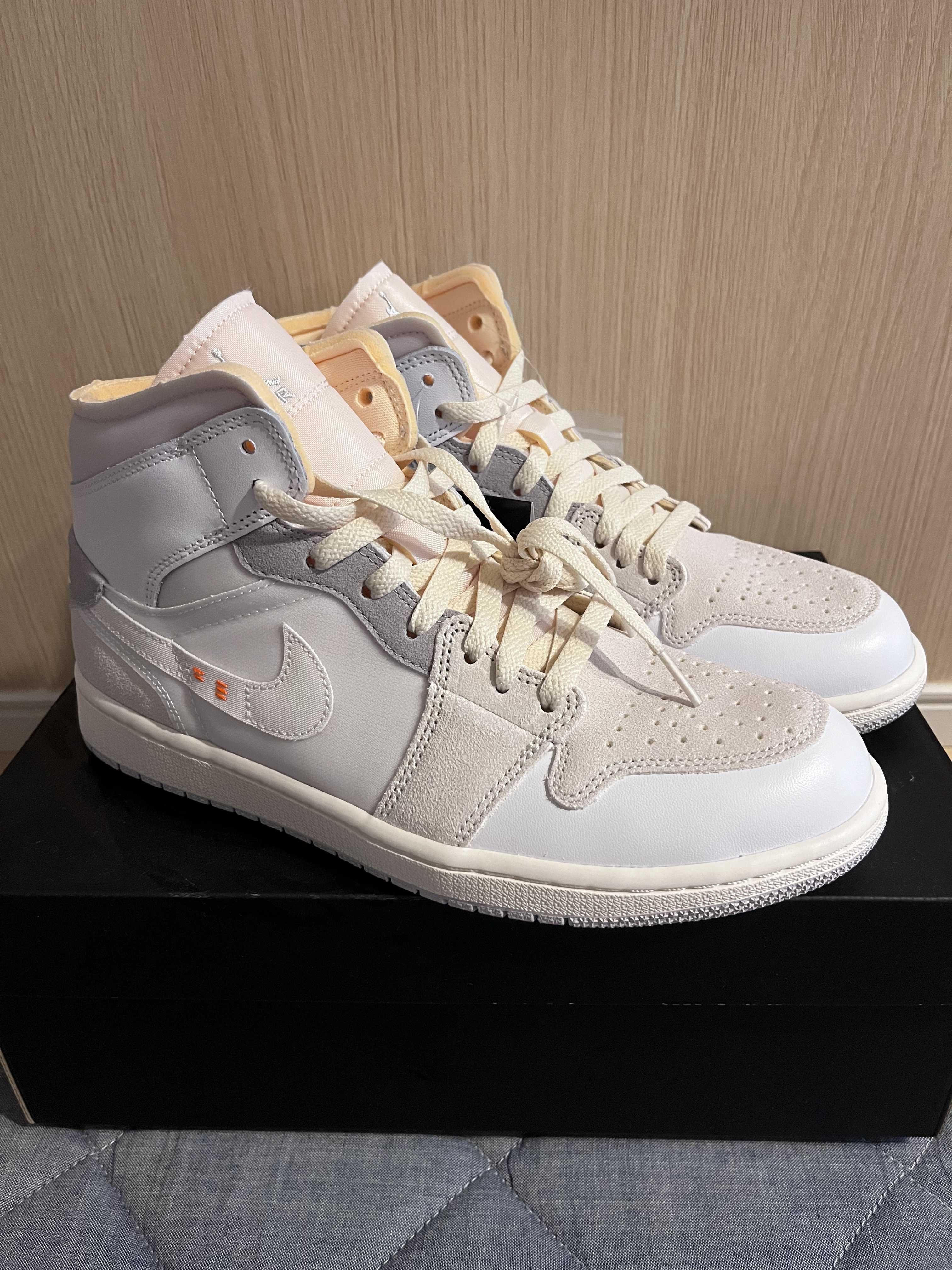 Nike Air Jordan 1 mid "Inside Out/White/Grey"