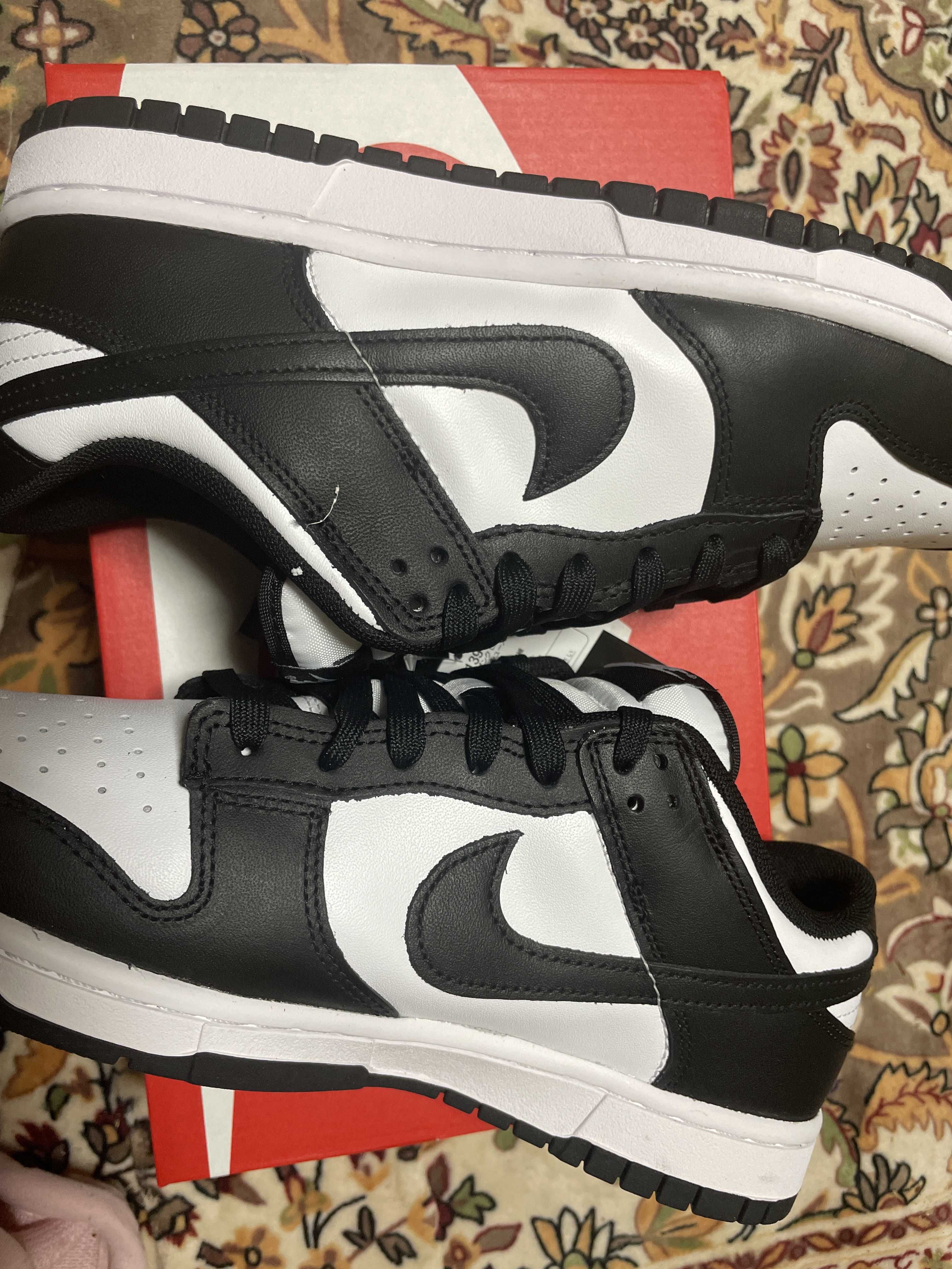 Nike Dunk Low Retro "Panda/White/Black"