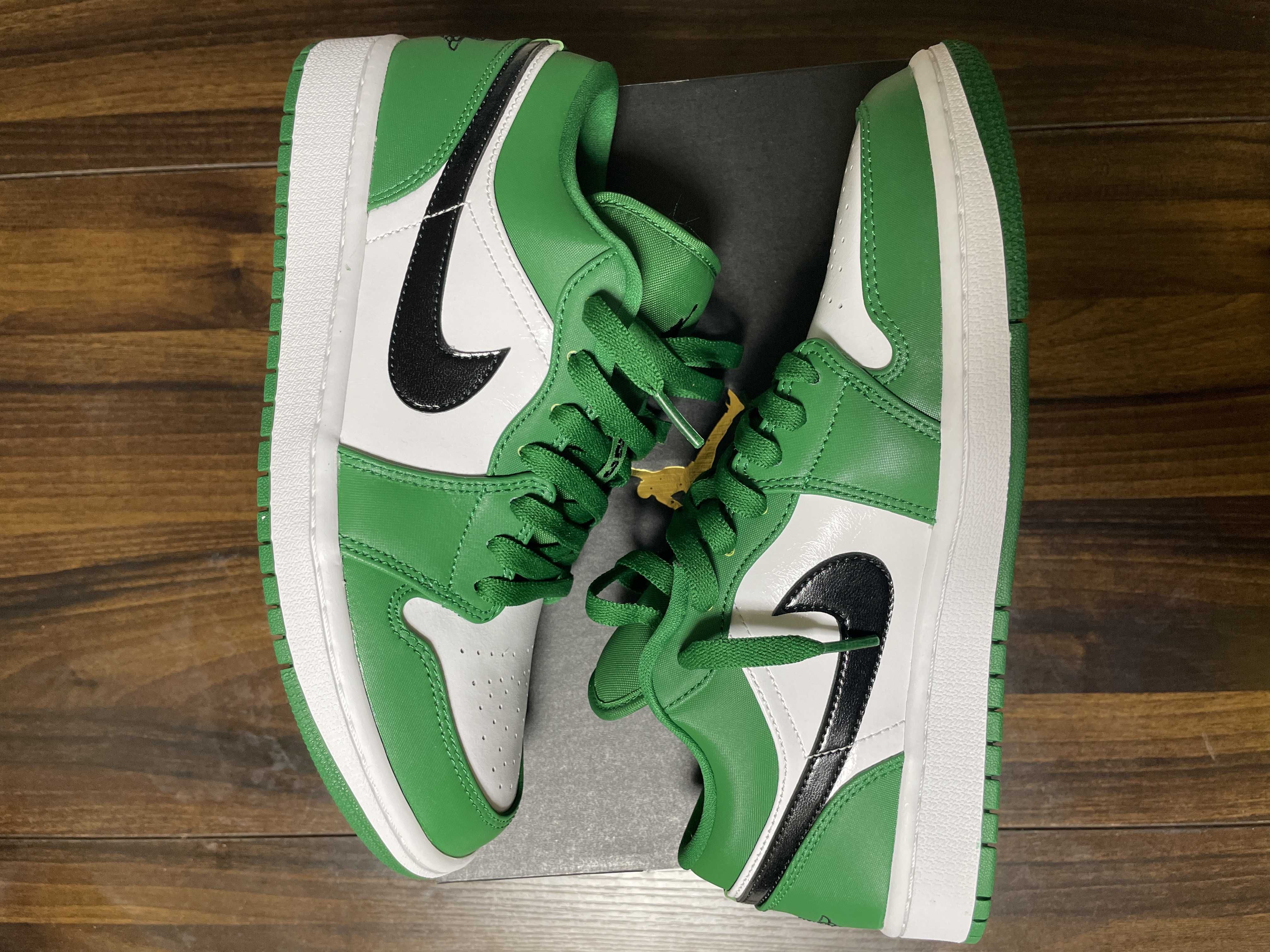 NIKE AIR JORDAN 1 LOW "PINE GREEN/WHITE"