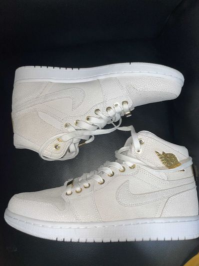 Nike Air Jordan 1 Retro High "Pinnacle White"