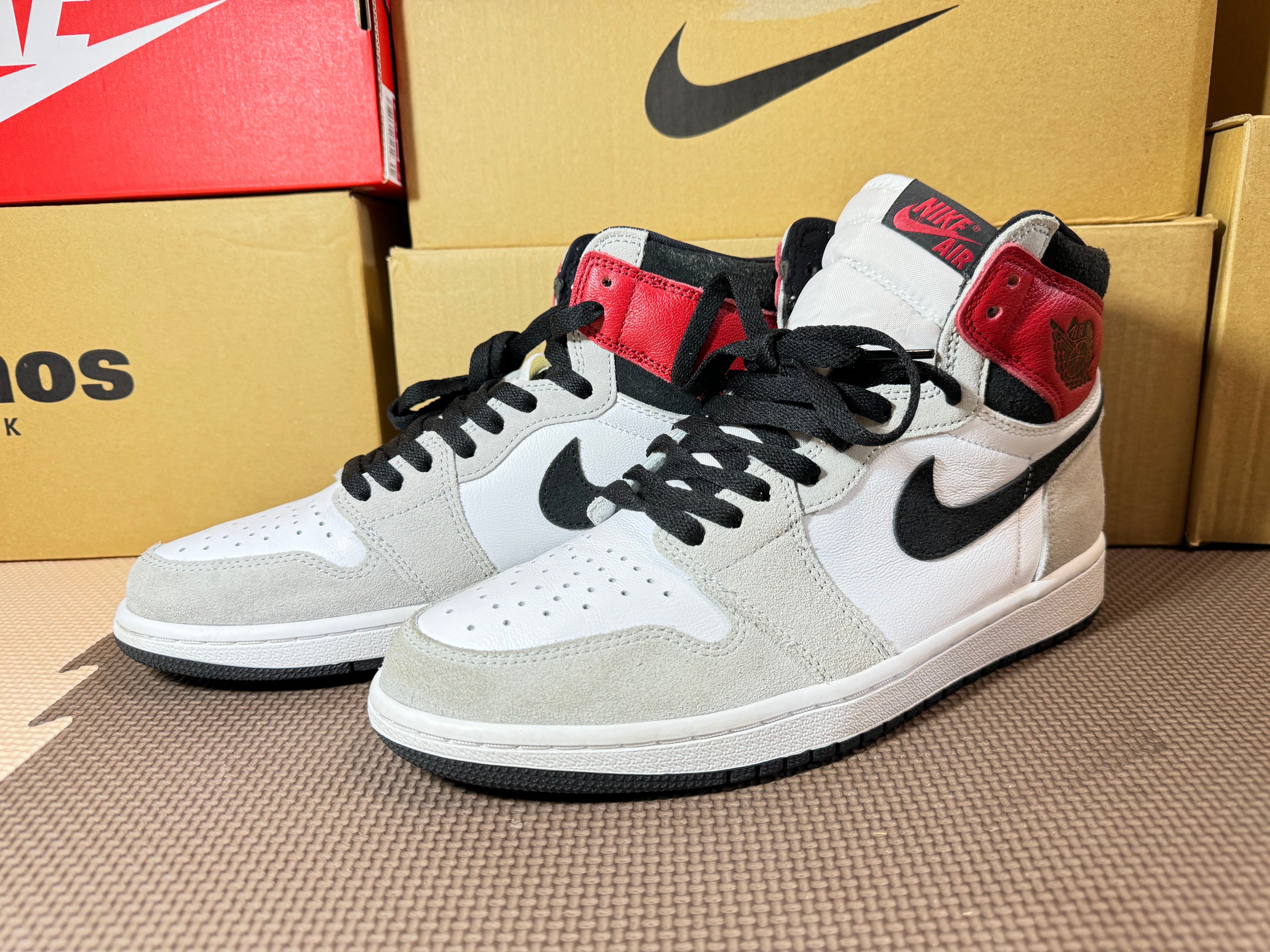 Nike Air Jordan 1 High OG "White/Black/Light Smoke Grey"