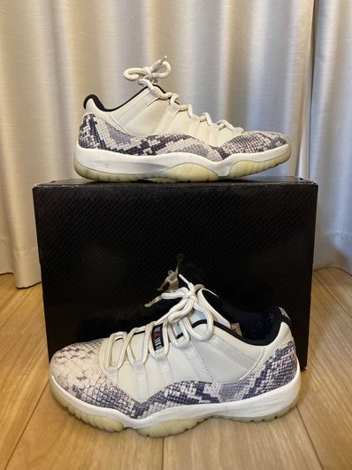 Nike Air Jordan 11 Low Snakeskin "Light Bone/University Red/Sail/Black"