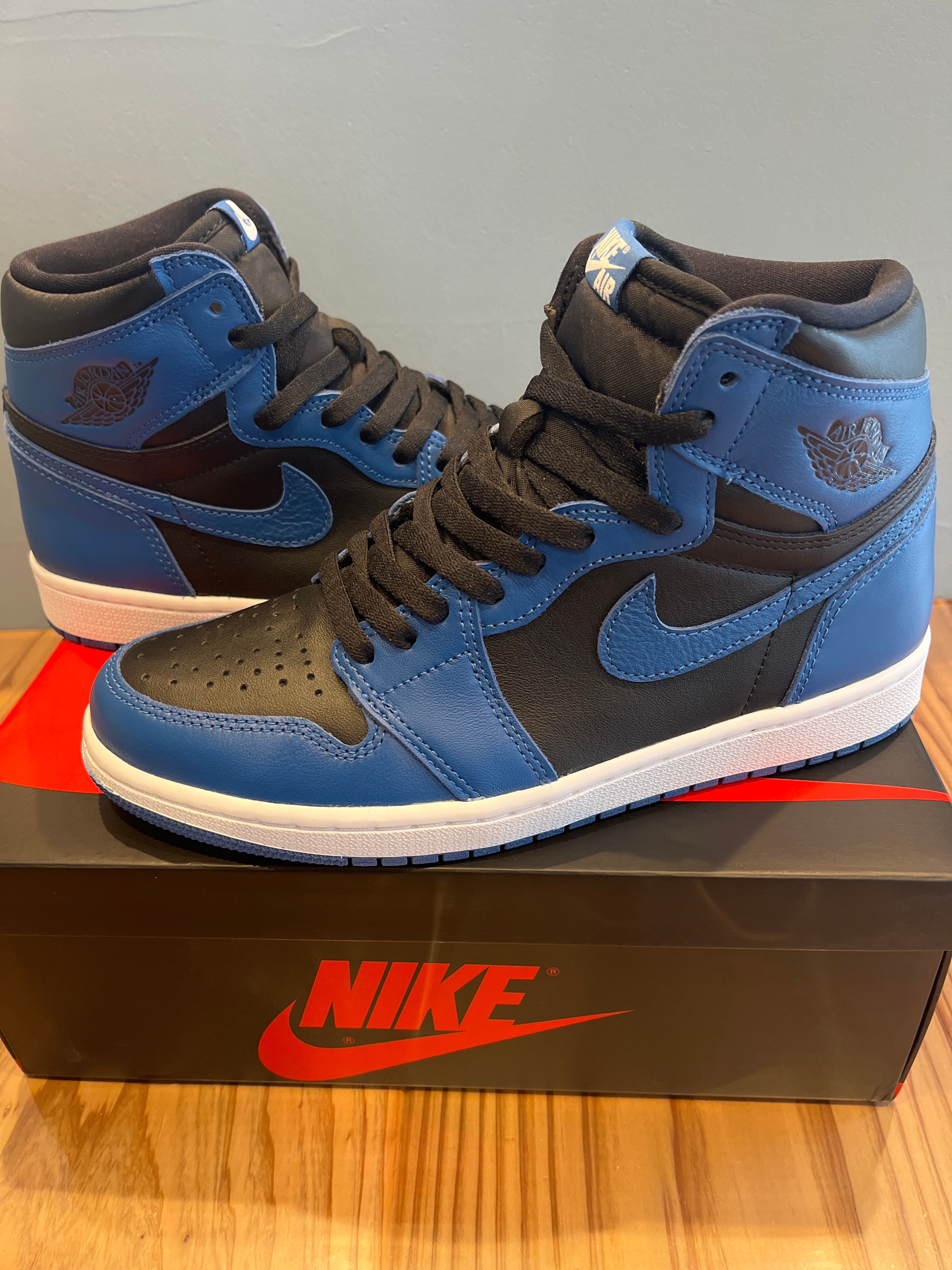Nike Air Jordan 1 Retro High OG "Dark Marina Blue"