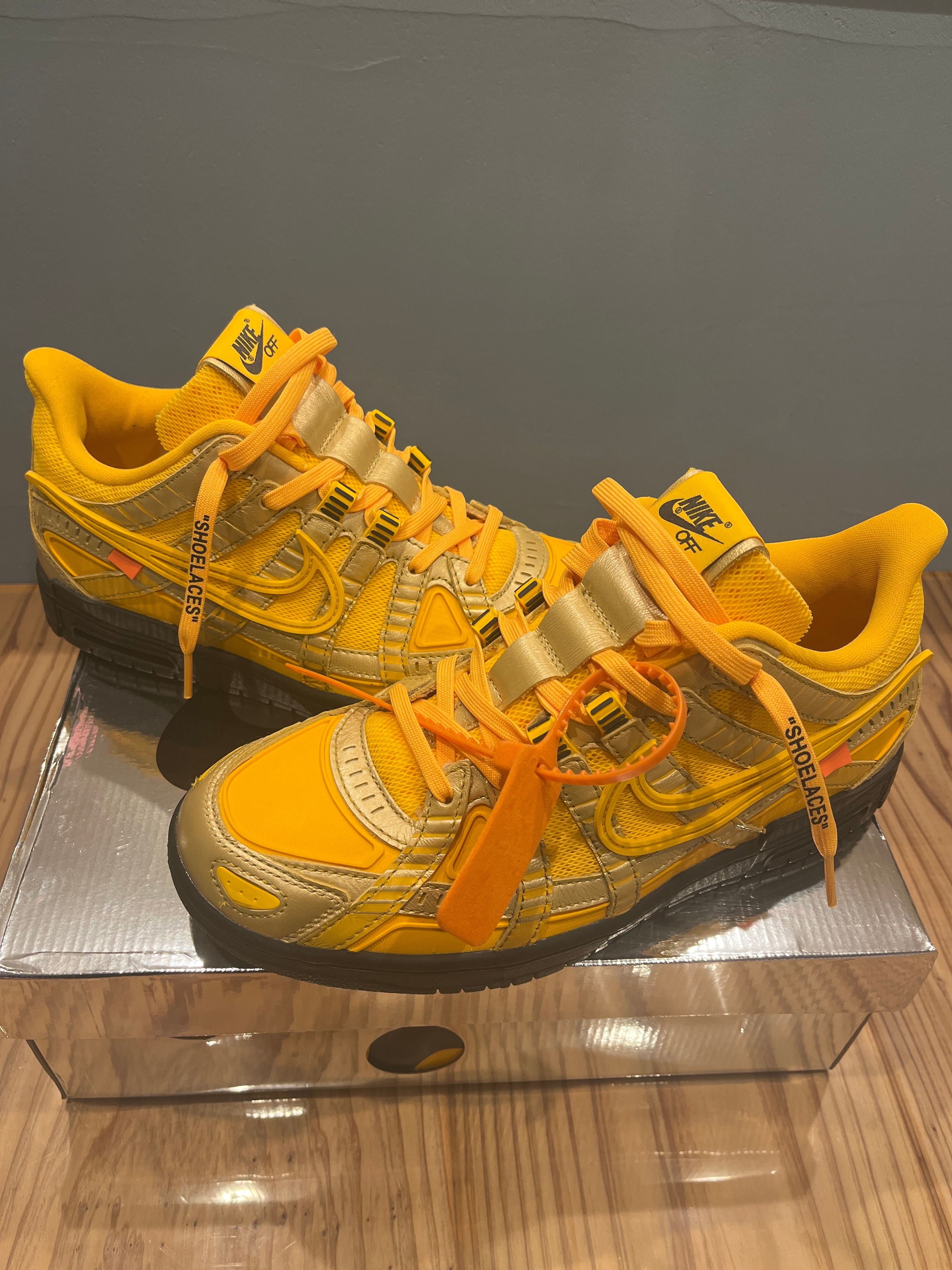 Off-White × Nike Air Rubber Dunk "University Gold" 