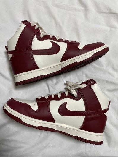 NIKE Women's DUNK HIGH "TEAM RED"