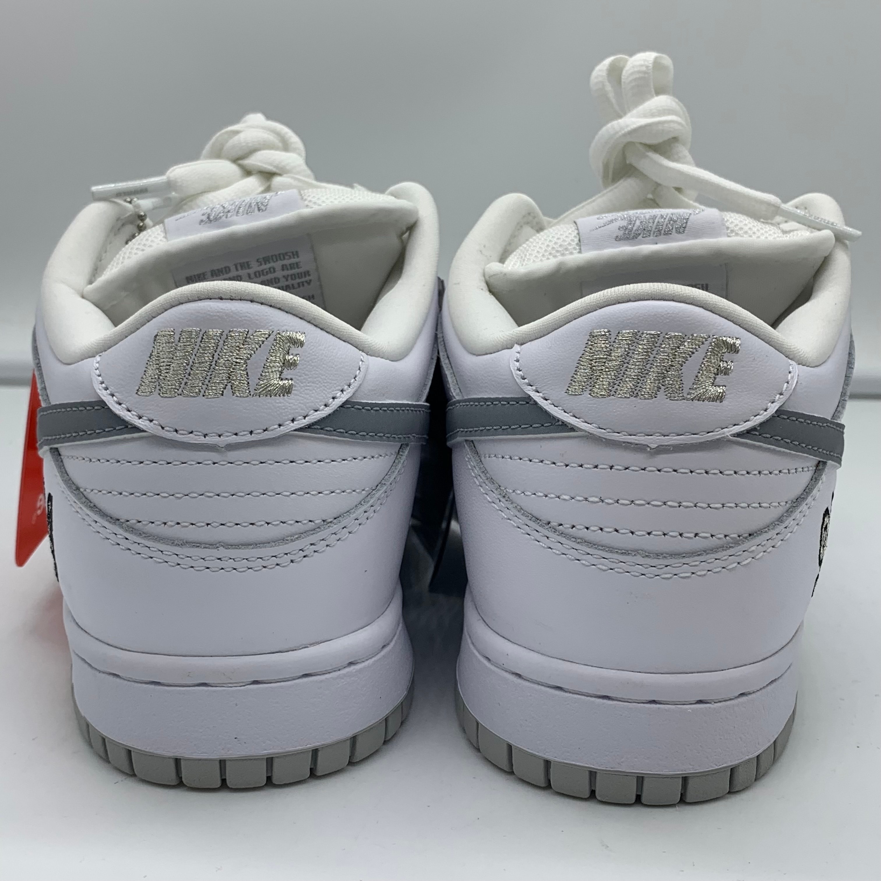 Supreme × Nike SB Dunk Low "White/Metallic Silver" (25FW Week2)