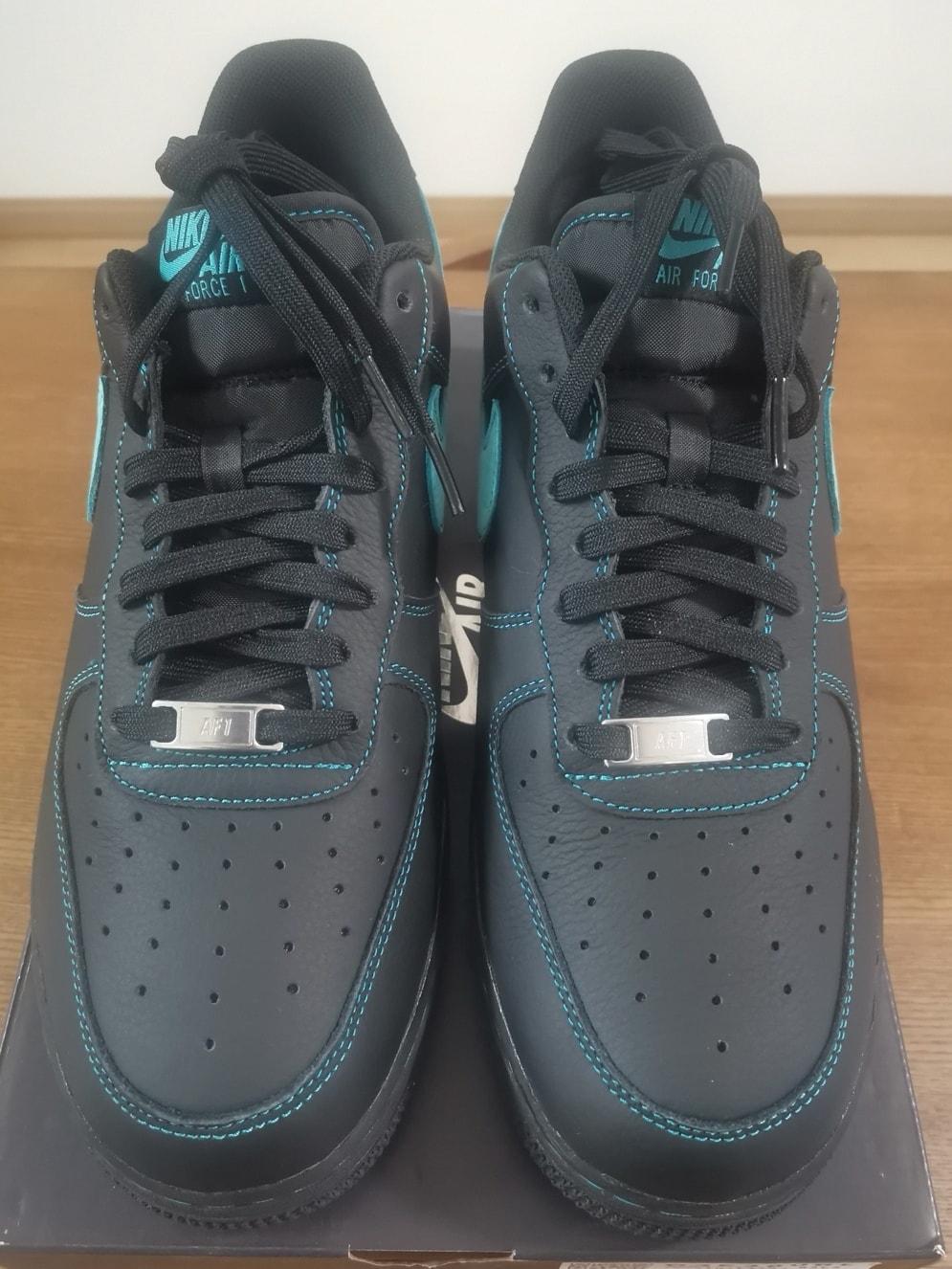 Nike Air Force 1 Low "Black Tiffany"