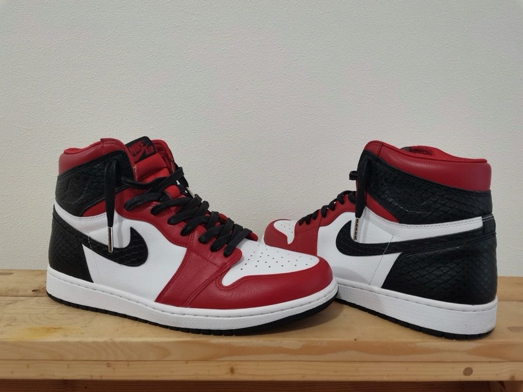 Nike Women's Air Jordan 1 High OG "Satin Red"