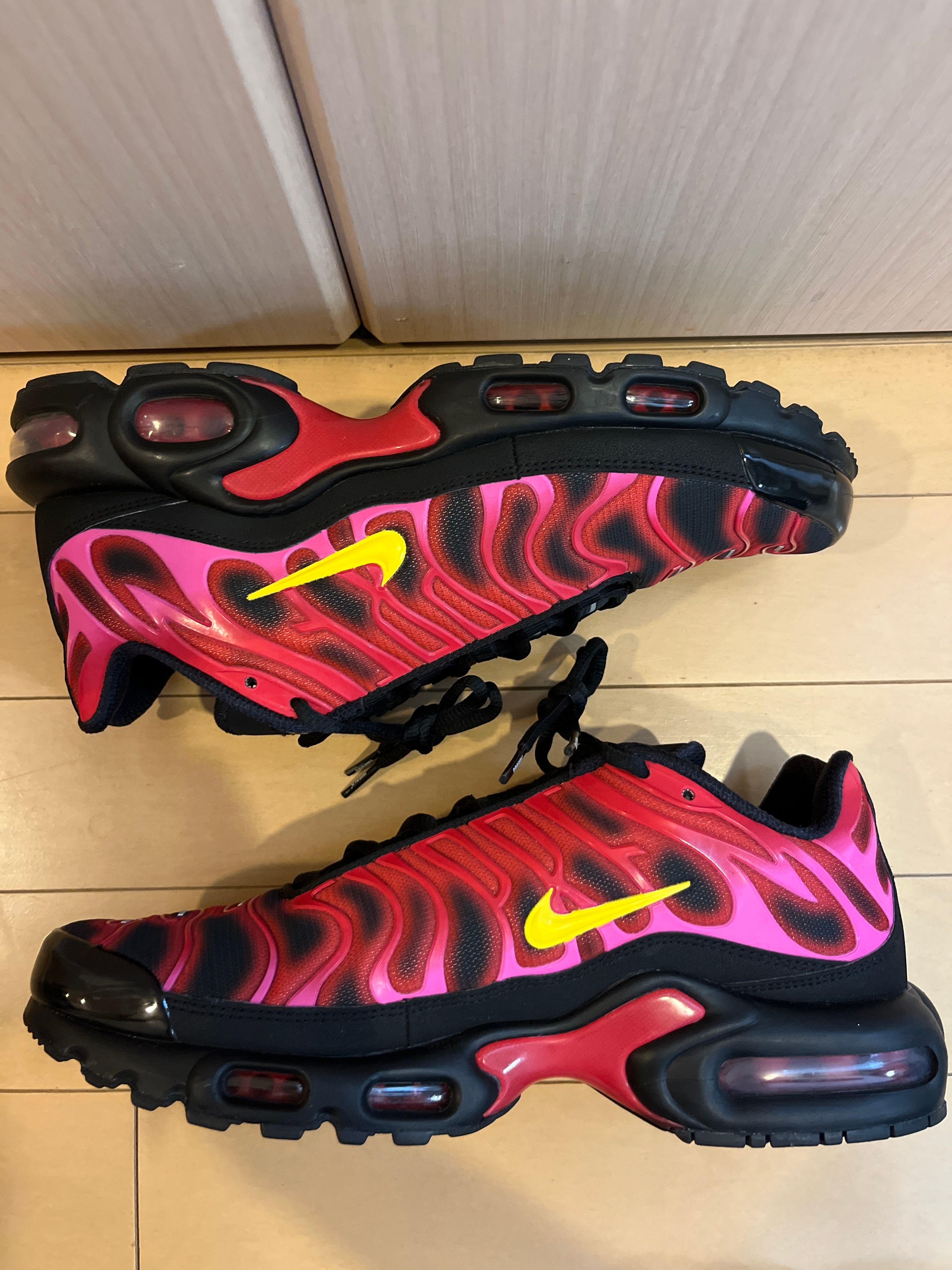 Supreme × Nike Air Max Plus "Hyper Grape"