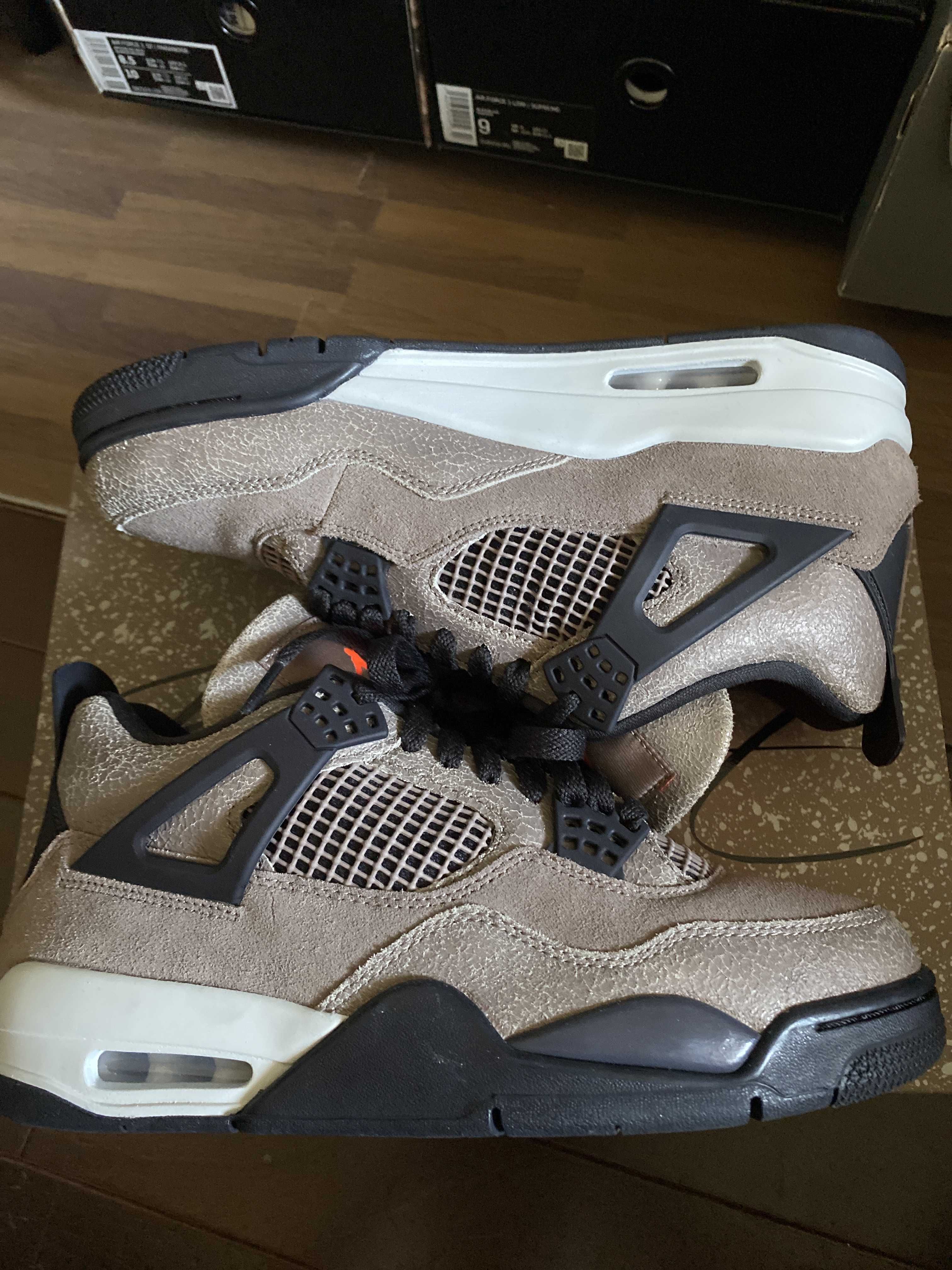 Nike Air Jordan 4 "Taupe Haze"   