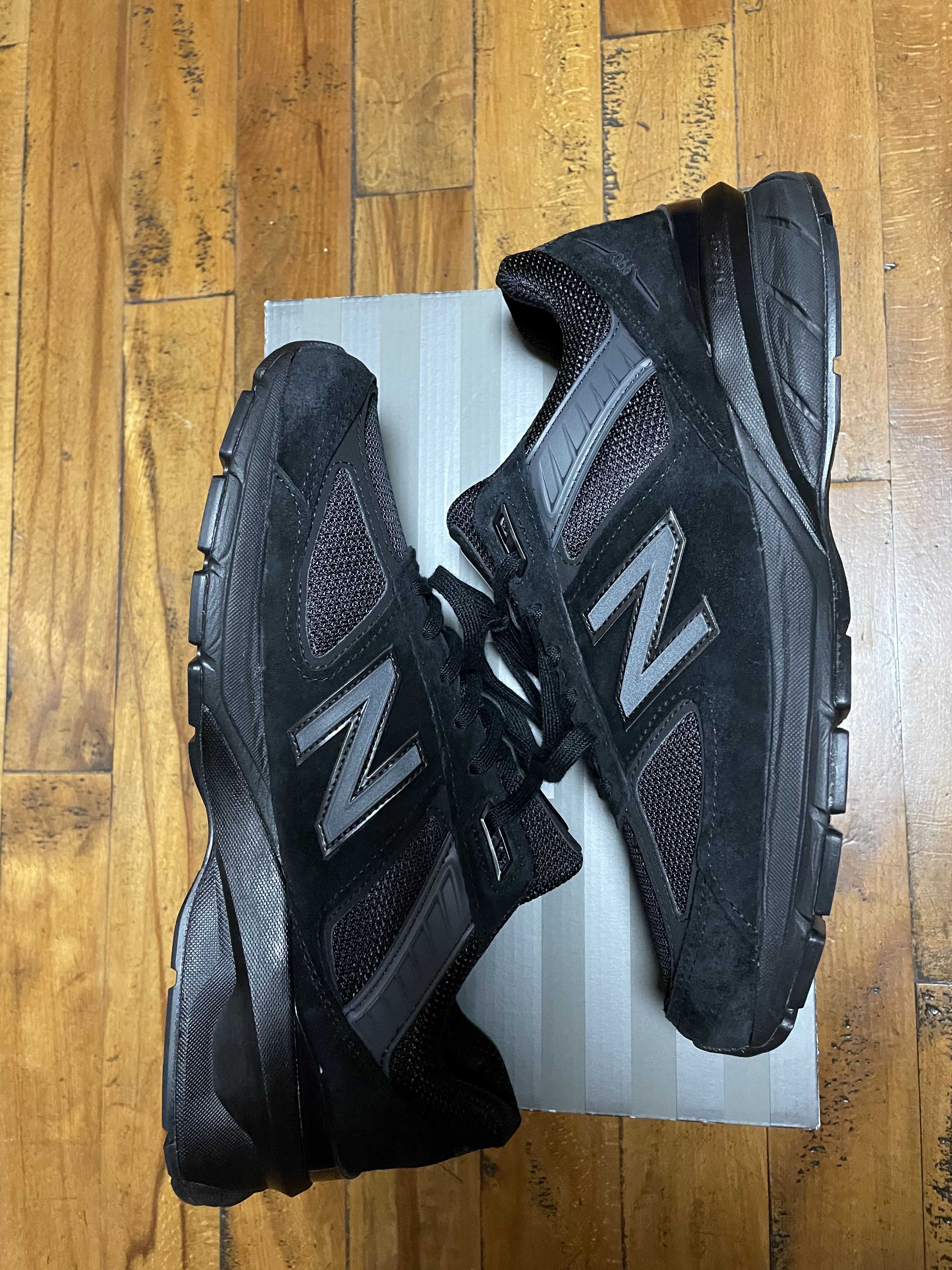 New Balance 990V5