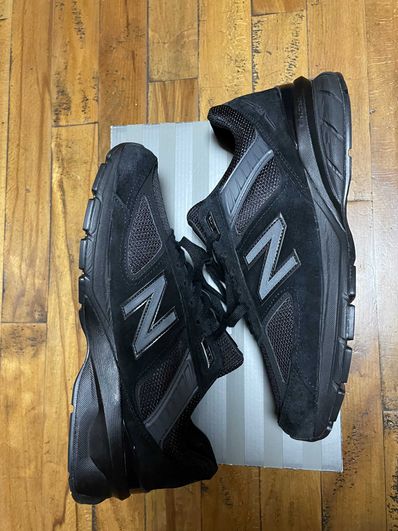 New Balance 990V5