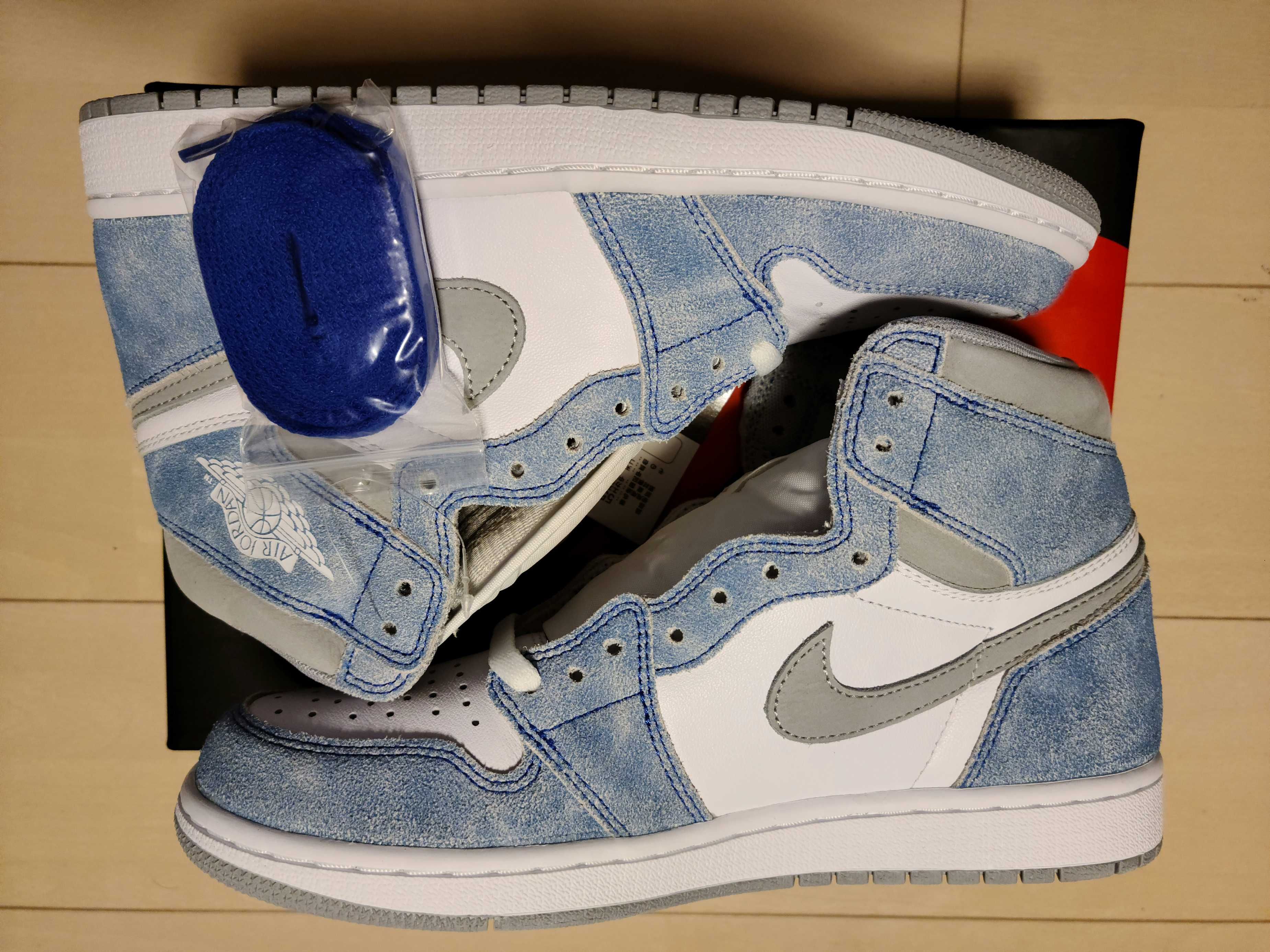 Nike Air Jordan 1 High OG "Hyper Royal"