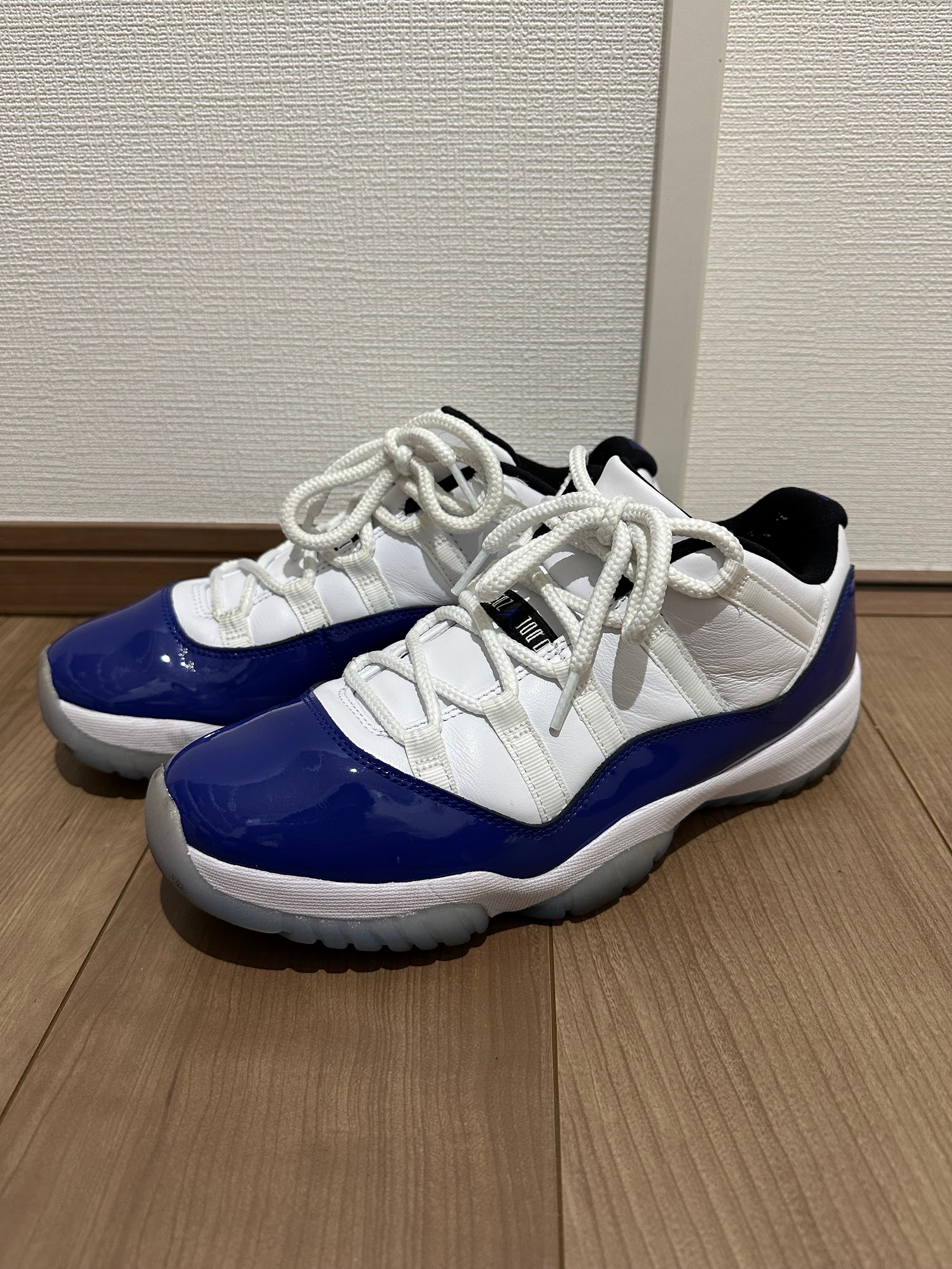 NIKE Women's AIR JORDAN 11 LOW "CONCORD SKETCH"