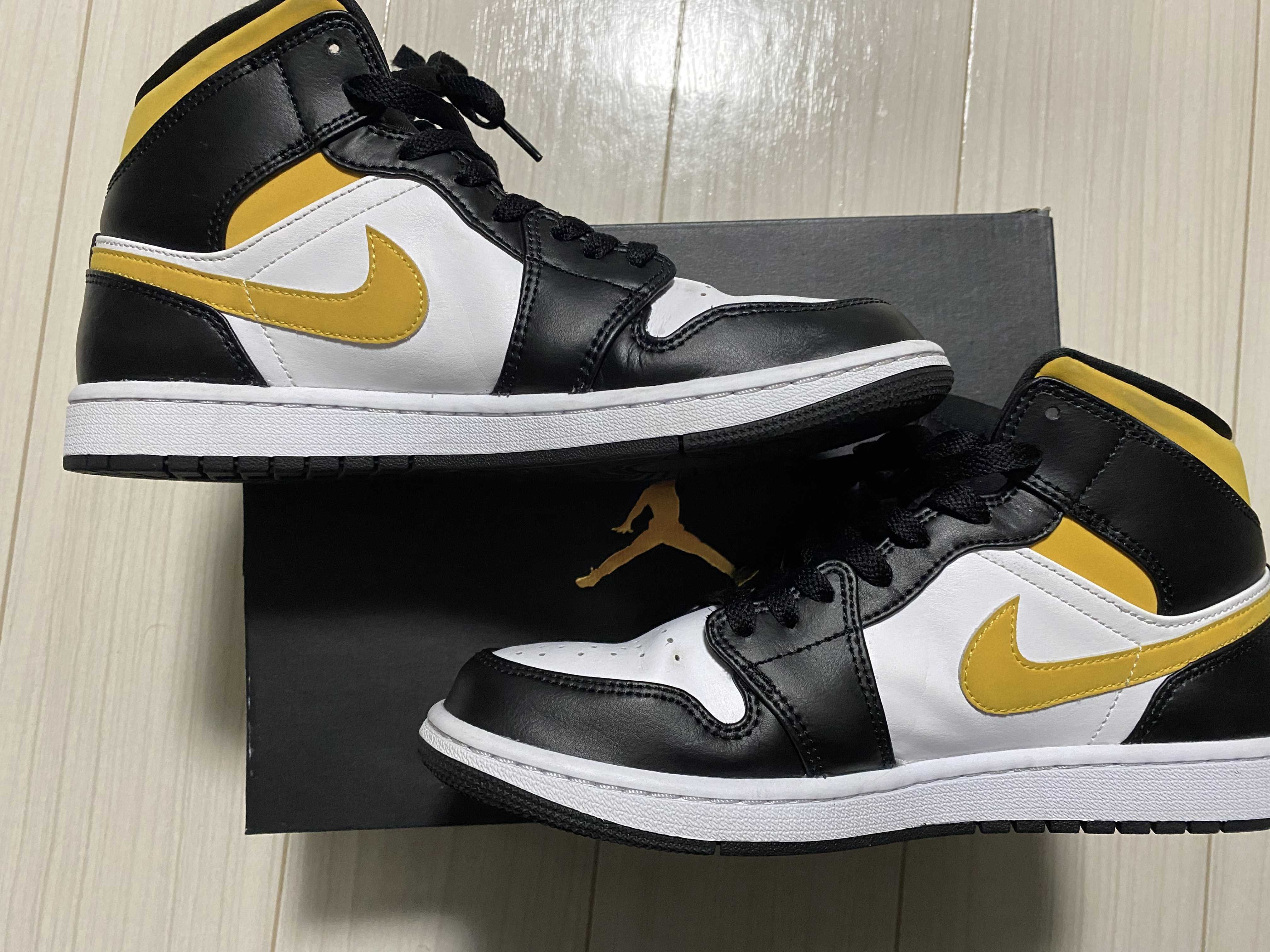 Nike Air Jordan 1 Mid "White/Pollen-Black"