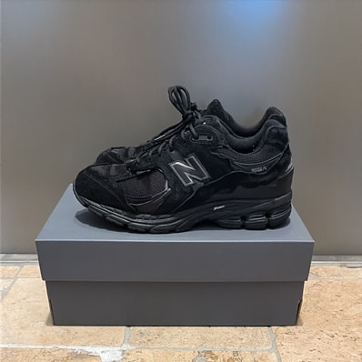 New Balance 2002R GORE-TEX "Black/Black Metallic"
