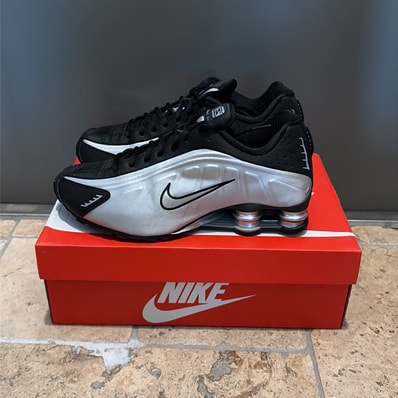 Nike Shox R4 "Metallic Silver/Black"