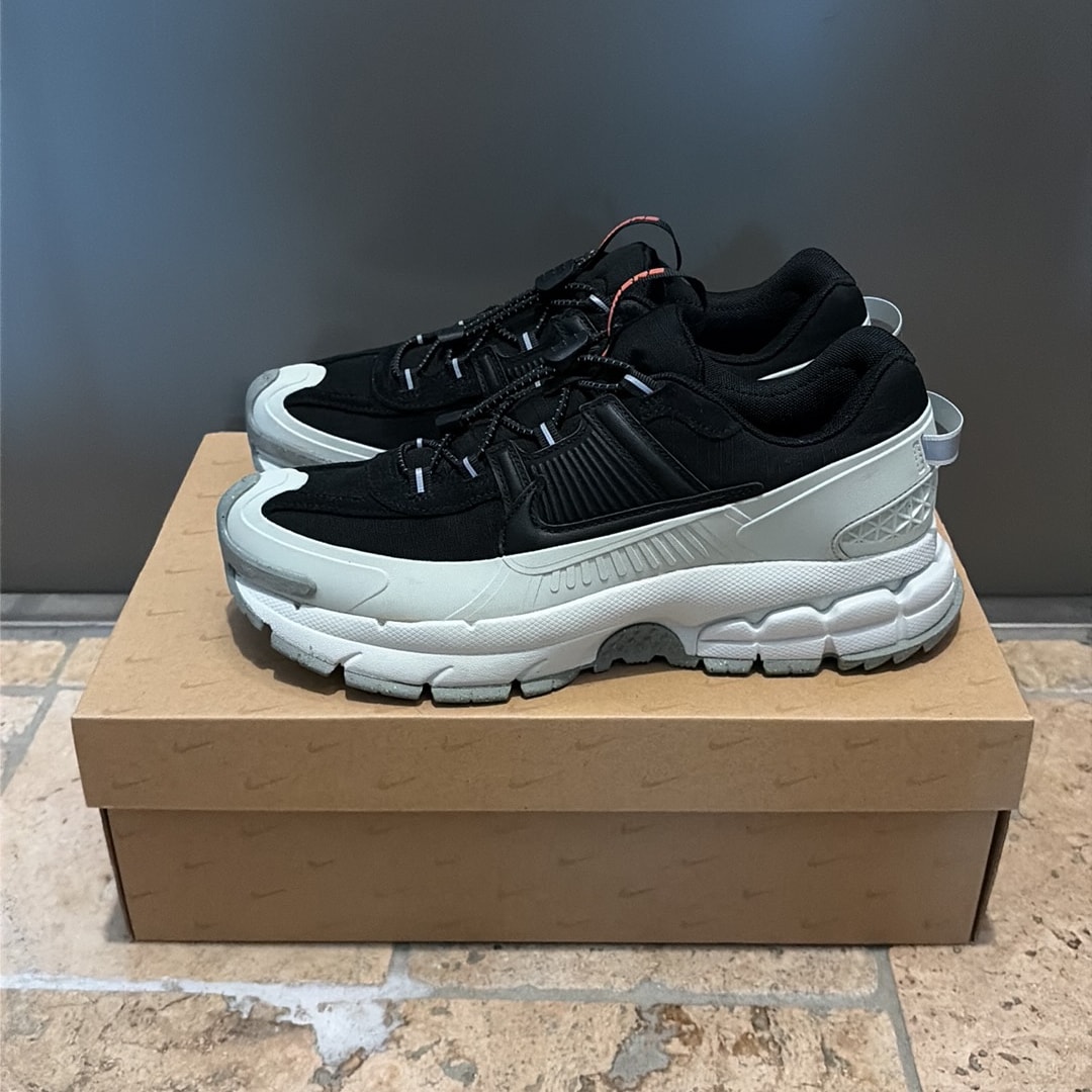 Nike Zoom Vomero 5 Roam "Black/Light Silver"