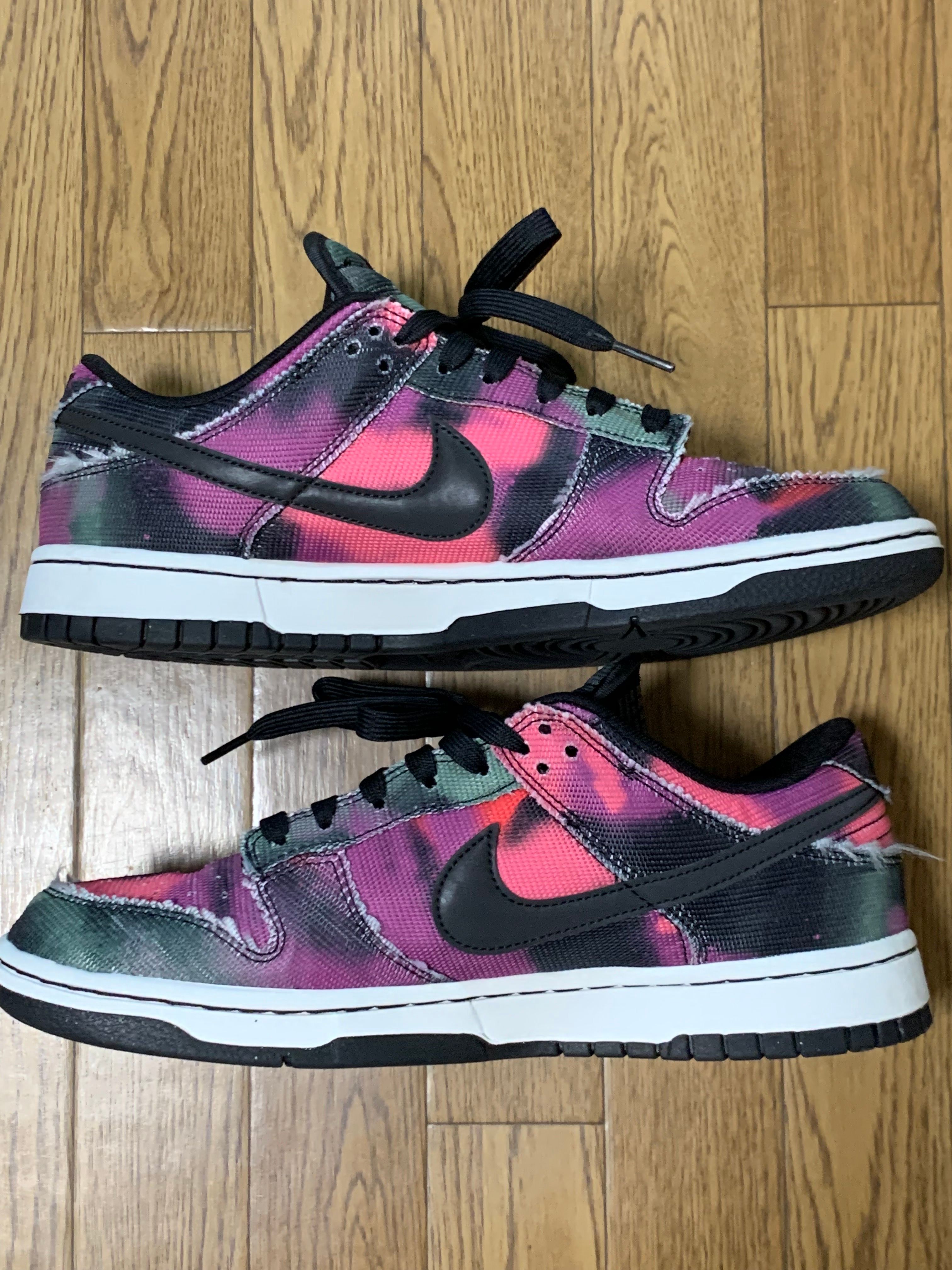 Nike Dunk Low Graffiti "Pink/Black"