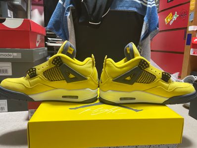 Nike Air Jordan 4 "Tour Yellow"