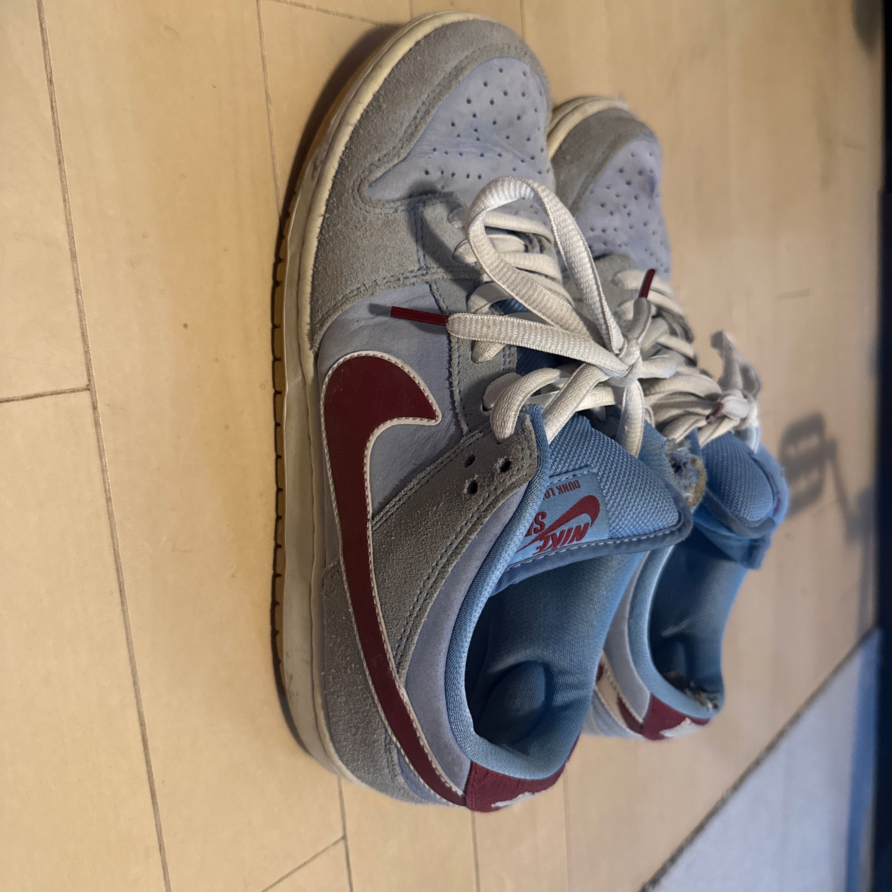 Nike SB Dunk Low Pro "Philadelphia Phillies/Valor Blue and Team Maroon"