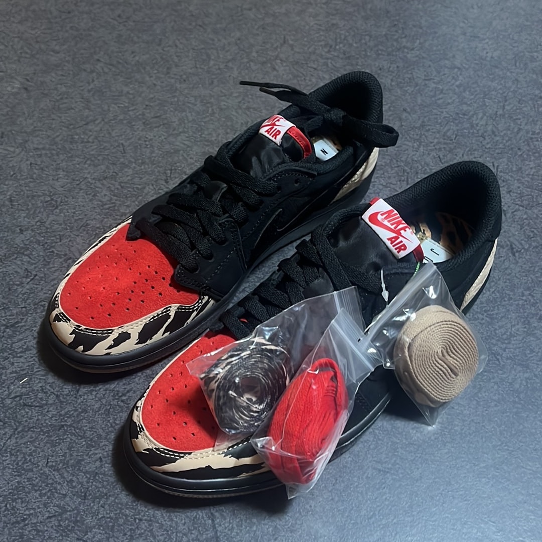 Sole Fly × Nike Air Jordan 1 Low "Black and Sport Red"