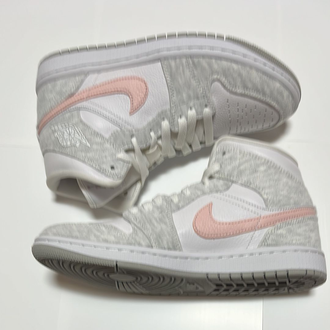 Nike Women's Air Jordan 1 Mid SE "Light Iron Ore"
