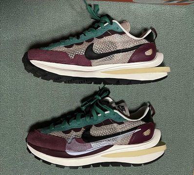 sacai × Nike Vapor Waffle "String/Red/Green"
