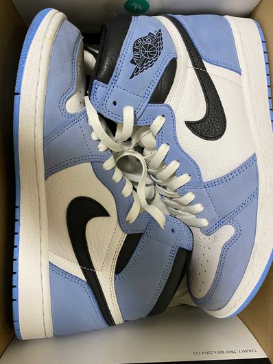 Nike Air Jordan 1 High OG "University Blue"