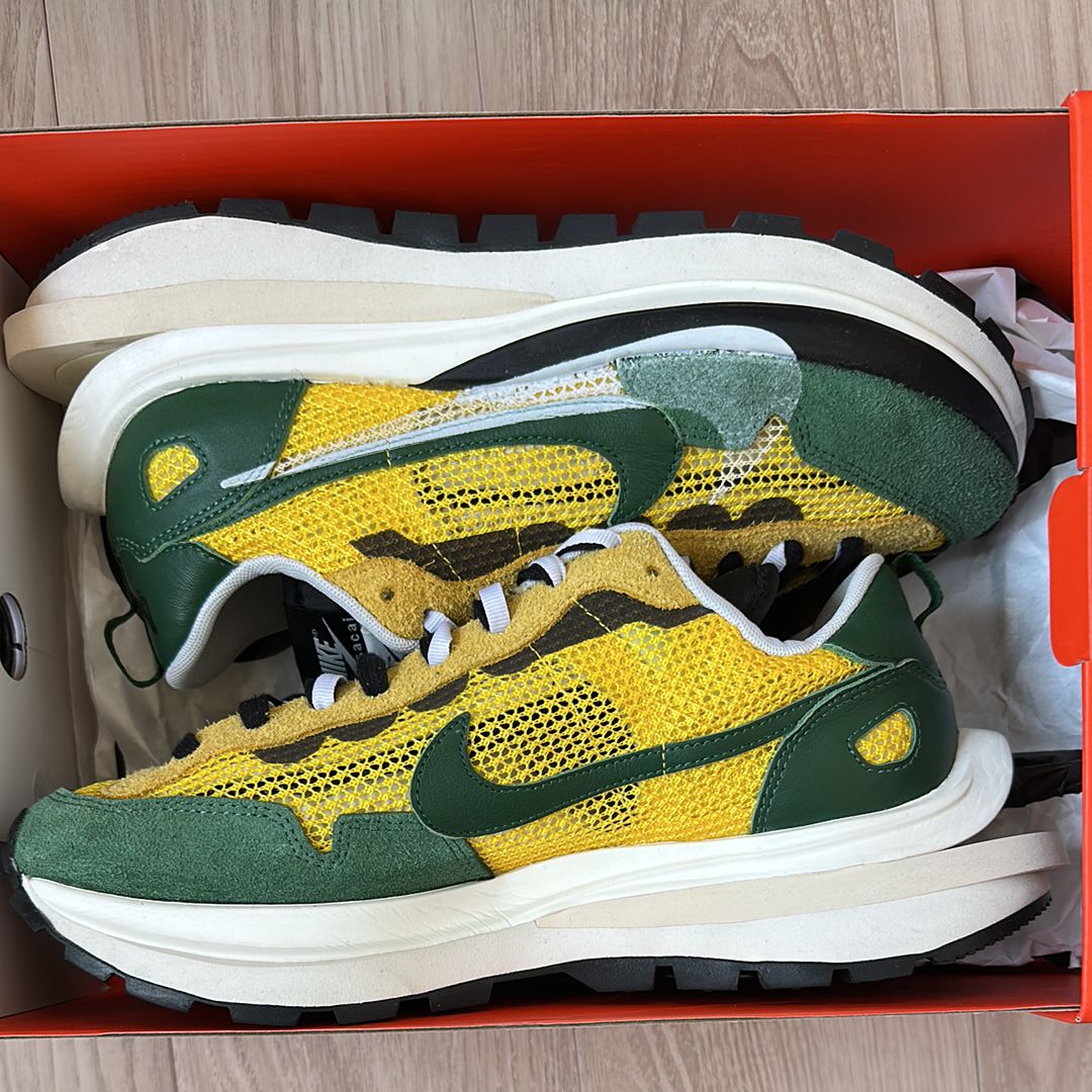 sacai × Nike Vapor Waffle "Tour Yellow/Stadium Green-Sail"